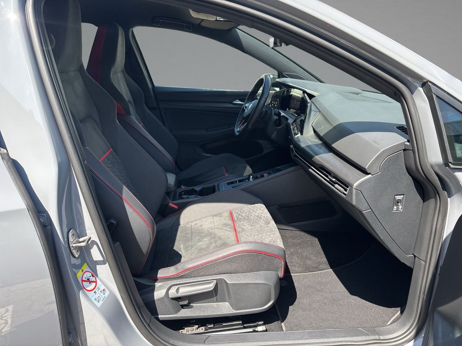 Volkswagen - Golf GTI_12