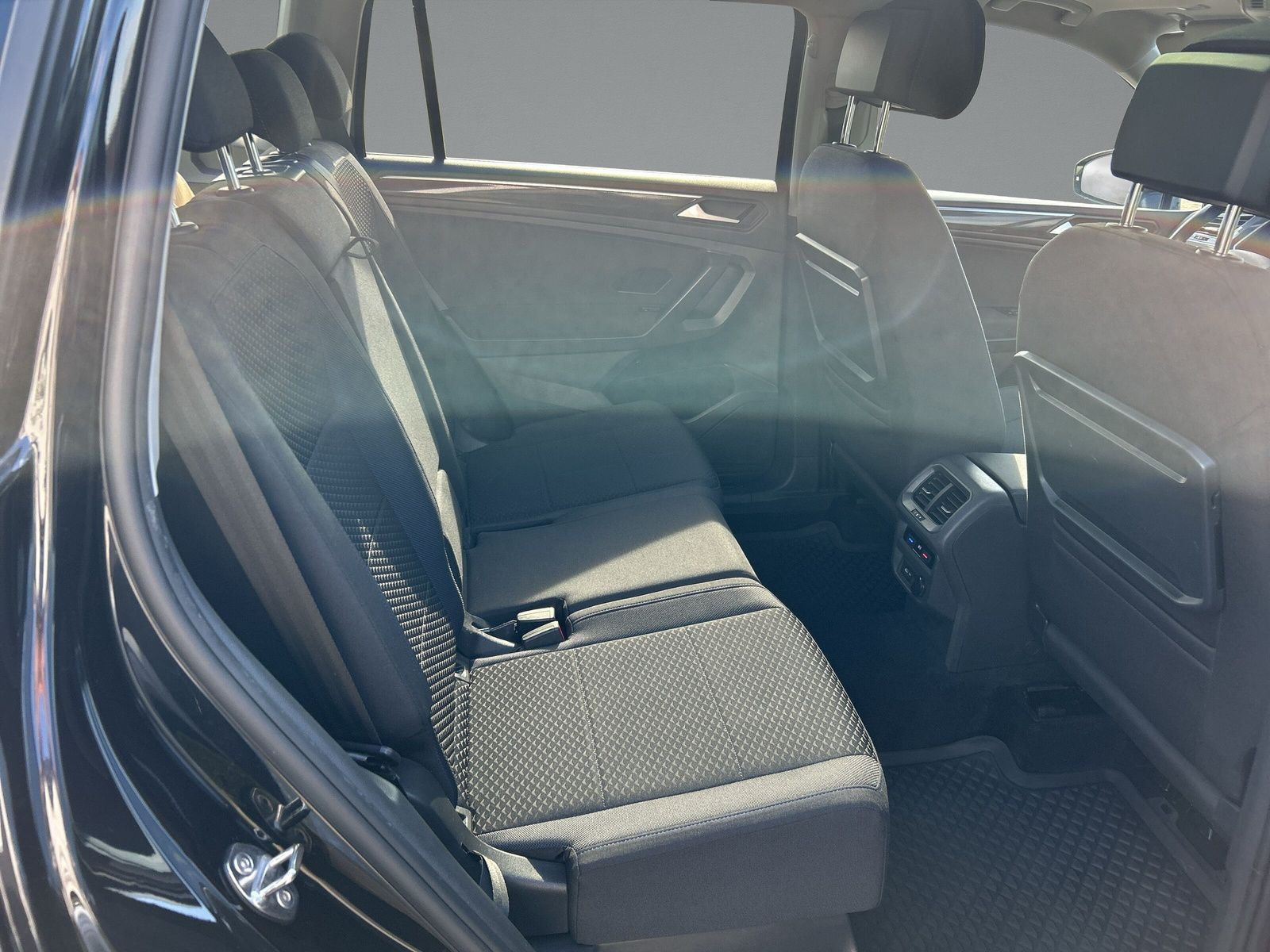 Volkswagen - Tiguan Allspace_13