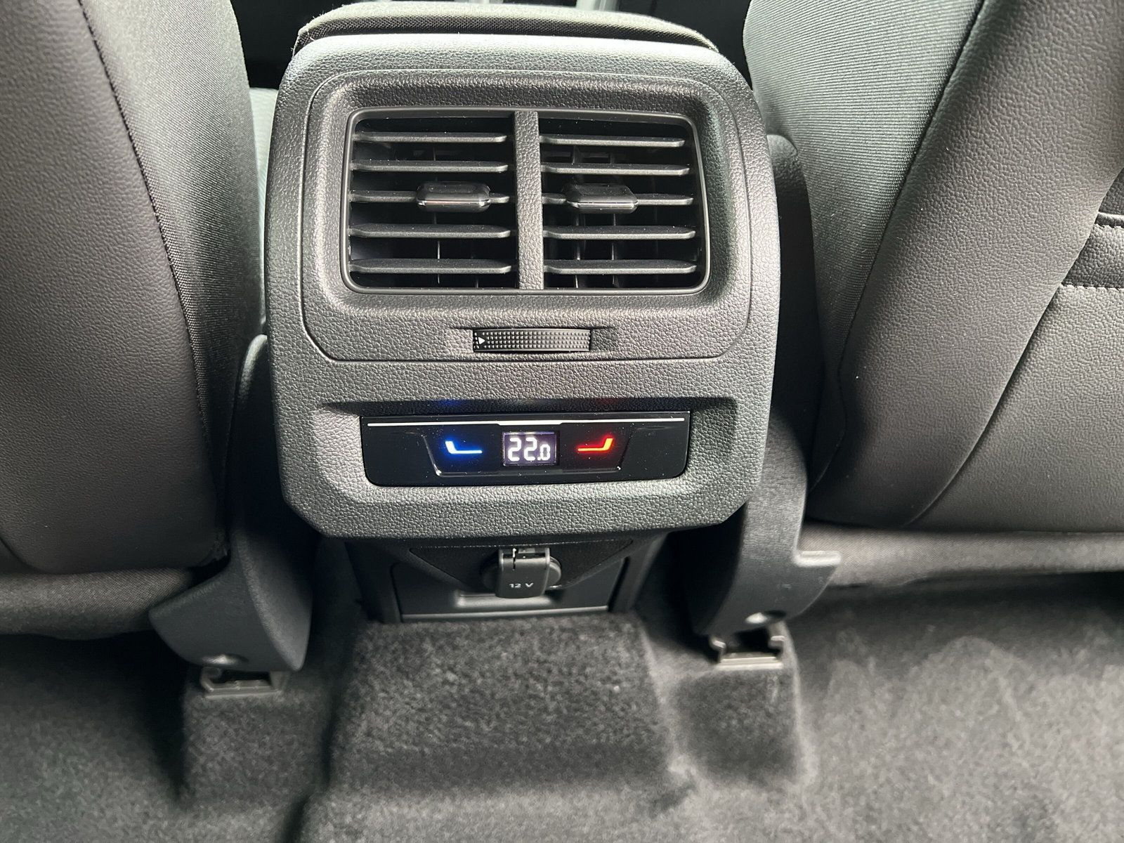 Volkswagen - Touran_27