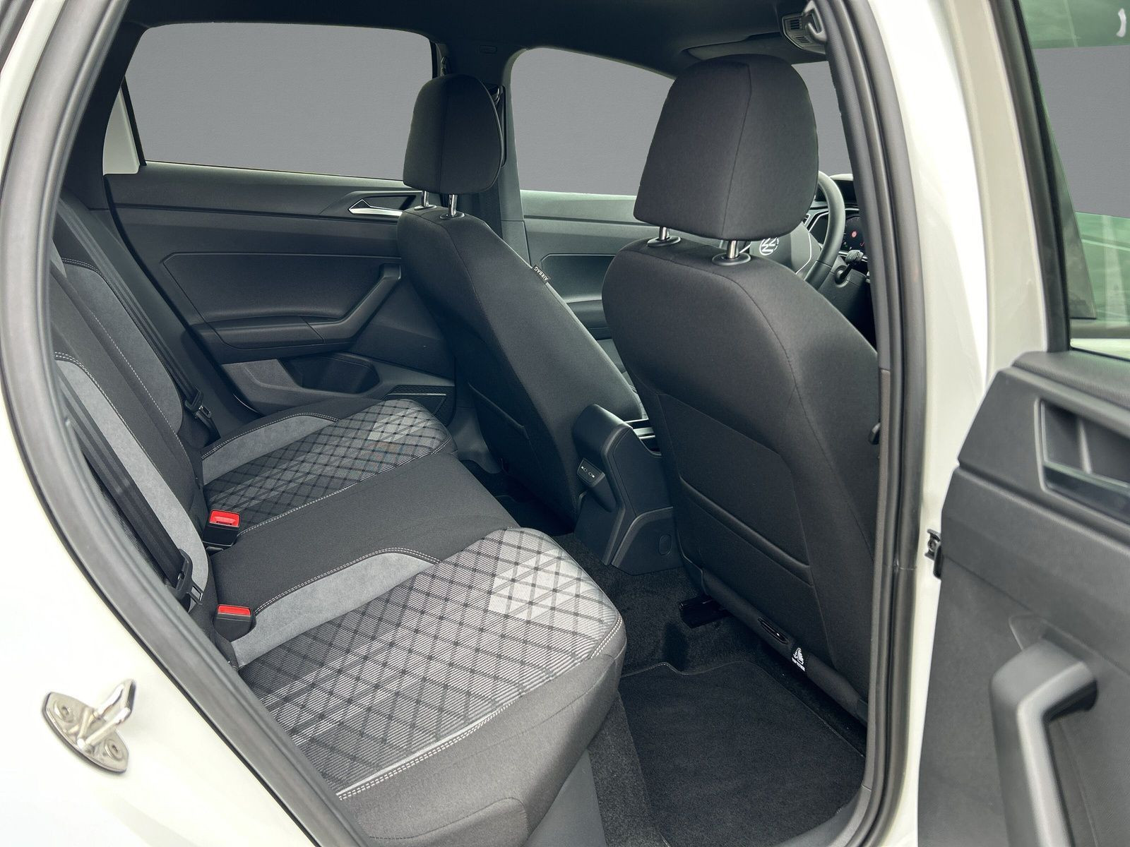 Volkswagen - Polo_14