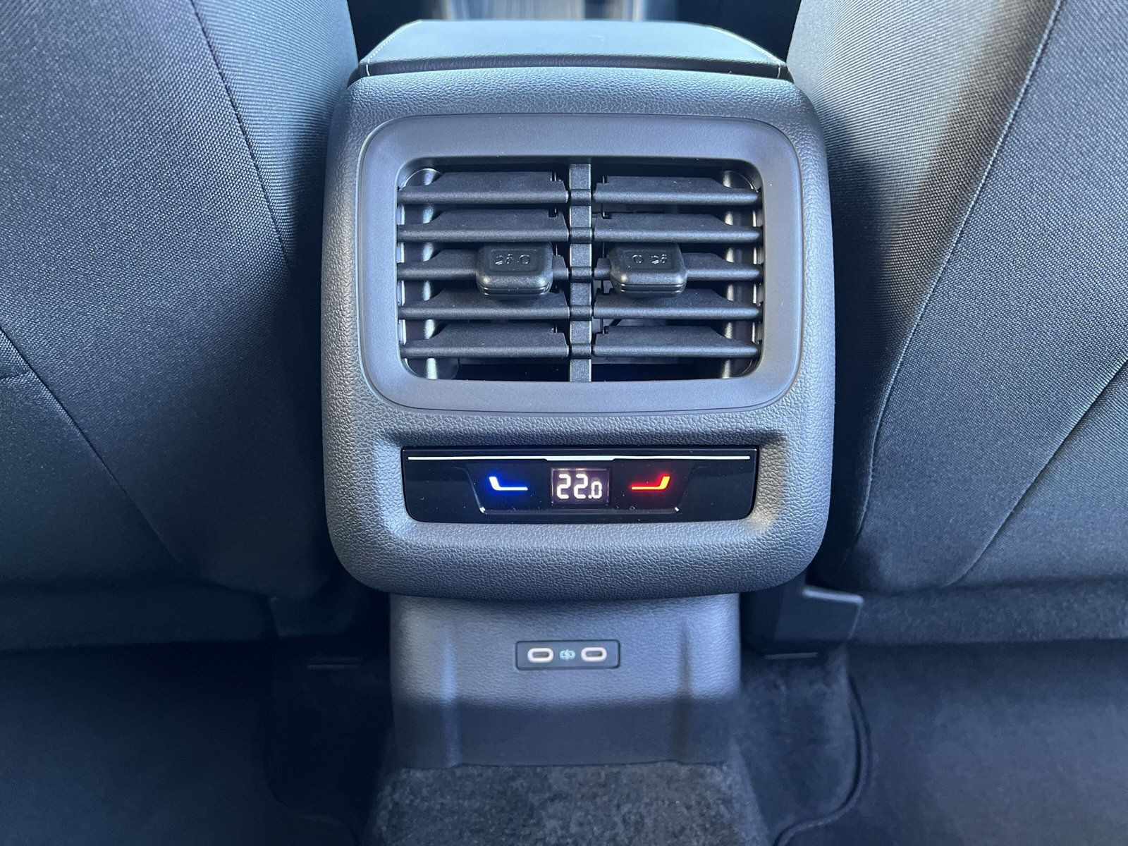 Volkswagen - T-Roc_24