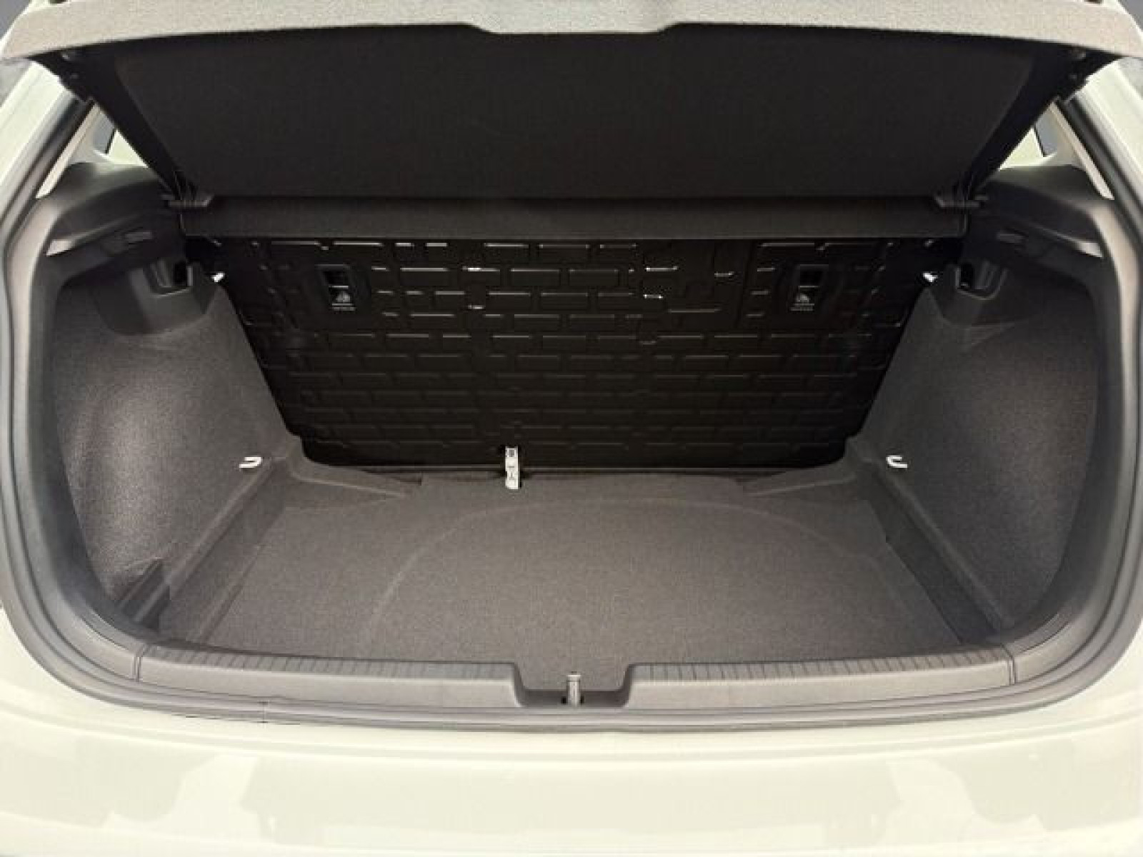 Volkswagen - Polo_12