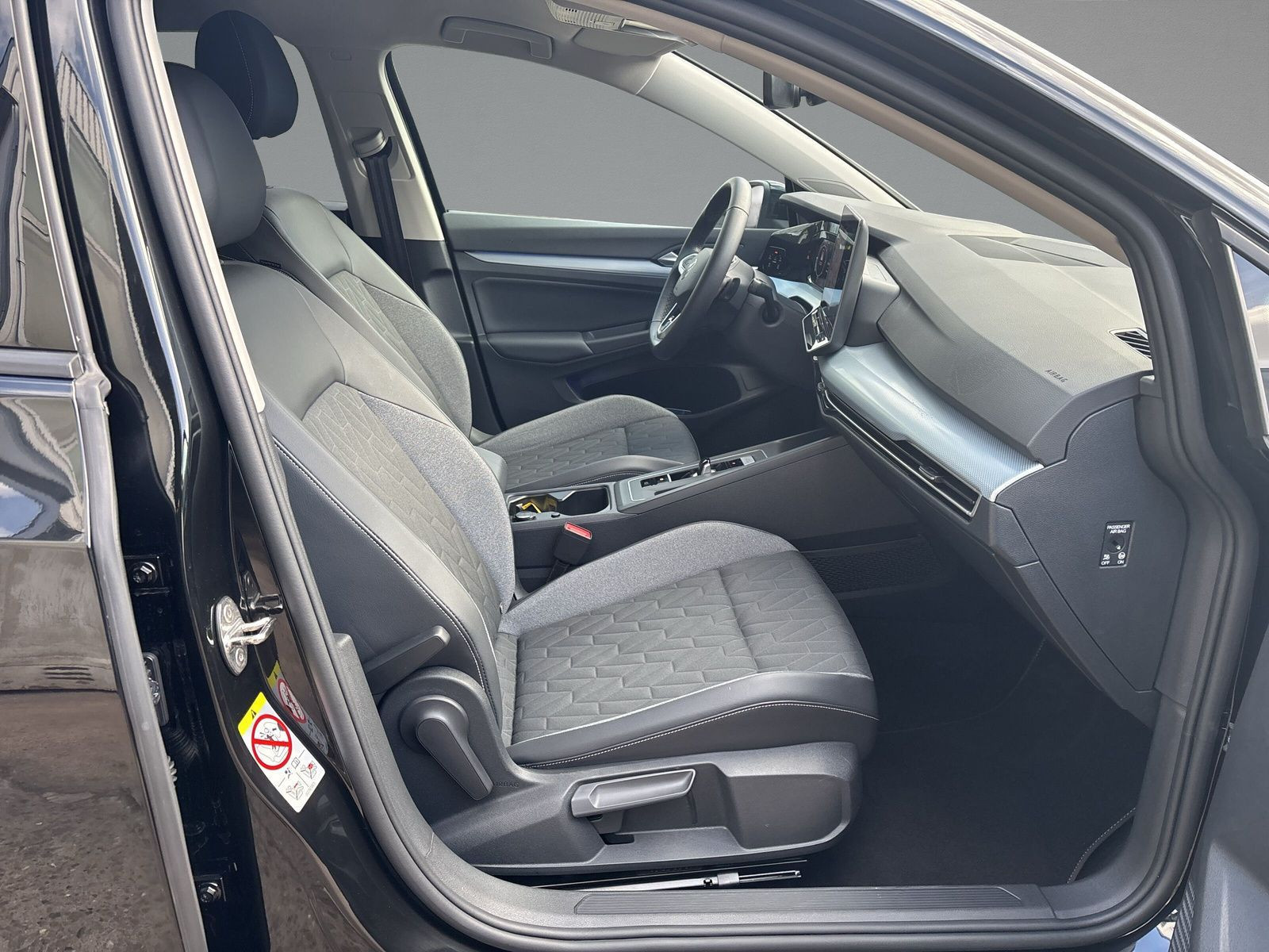 Volkswagen - Golf_13