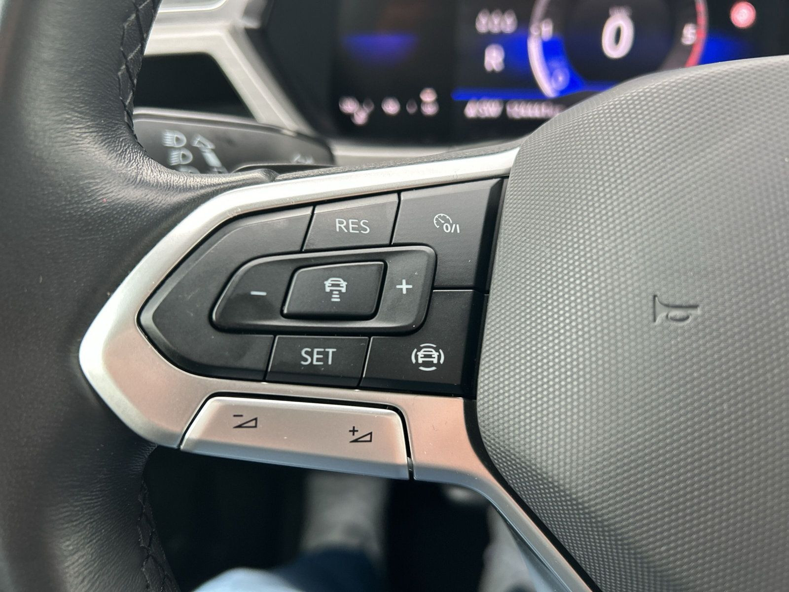 Volkswagen - Touran_24