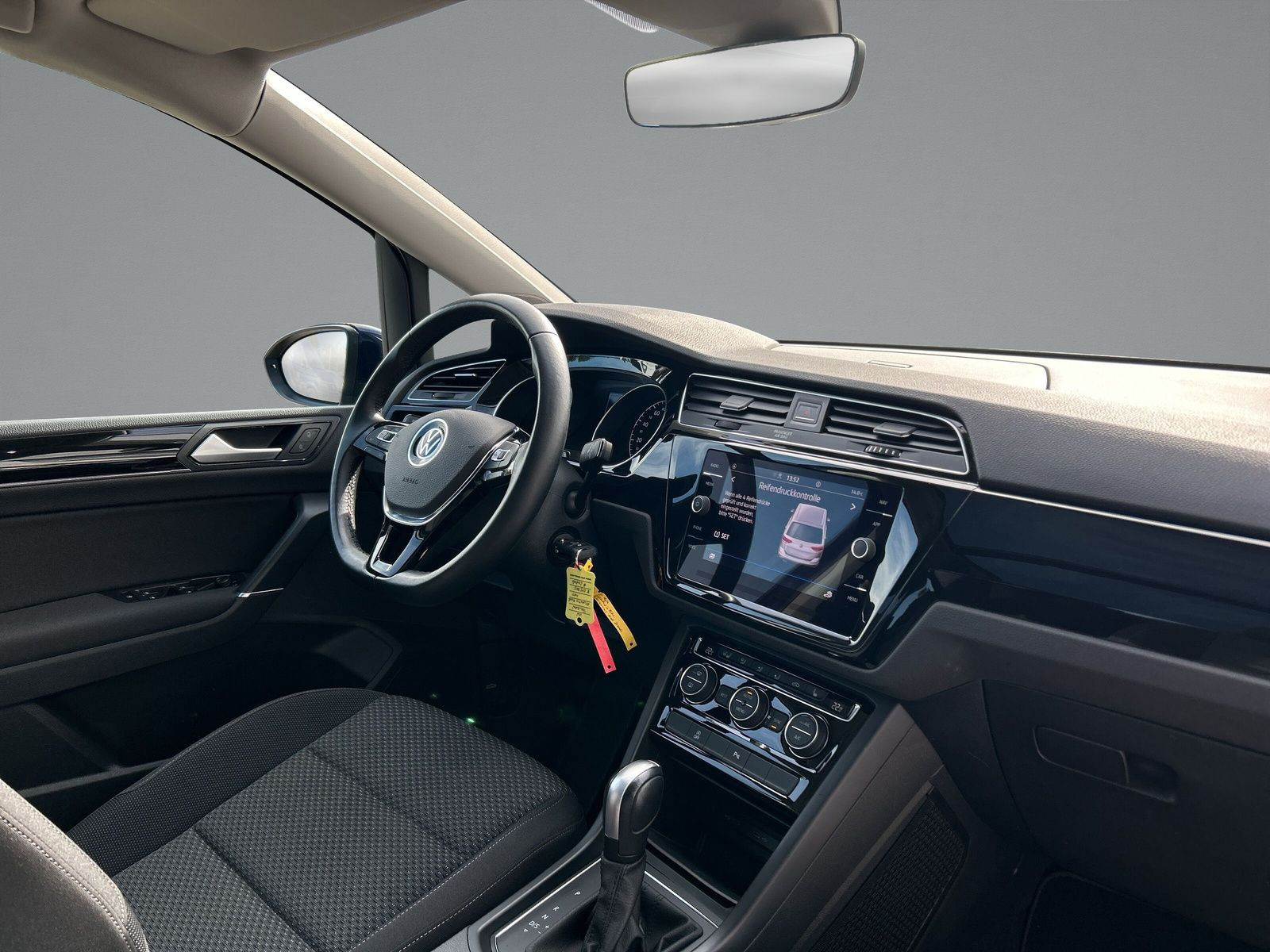 Volkswagen - Touran_14