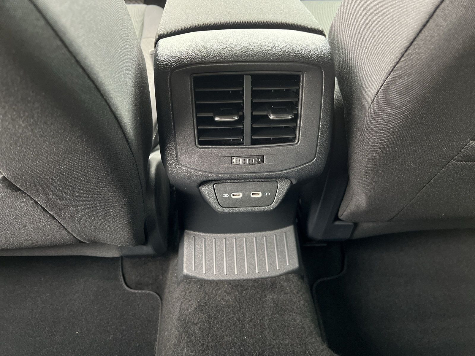 Volkswagen - T-Roc_27