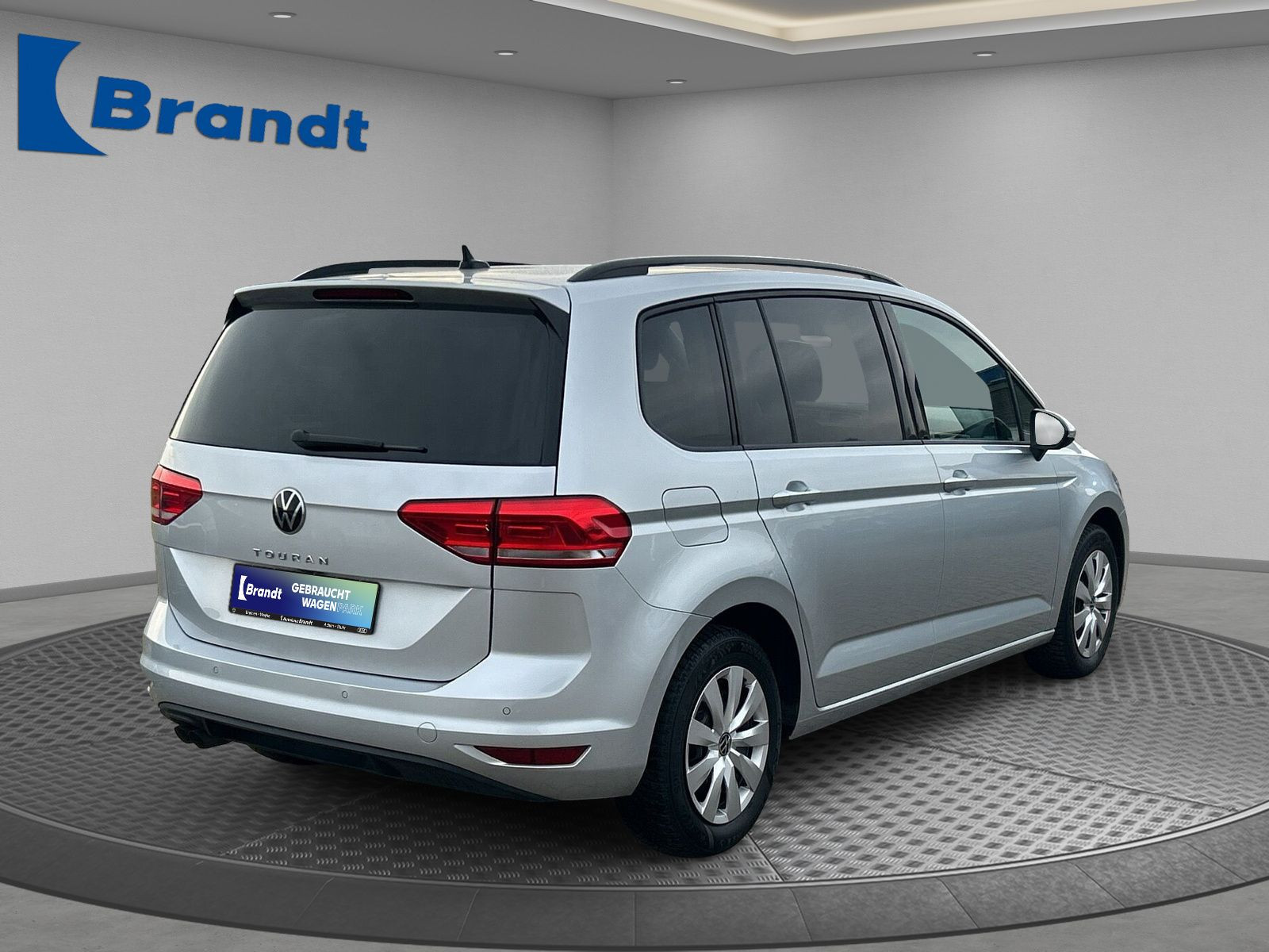 Volkswagen - Touran_3