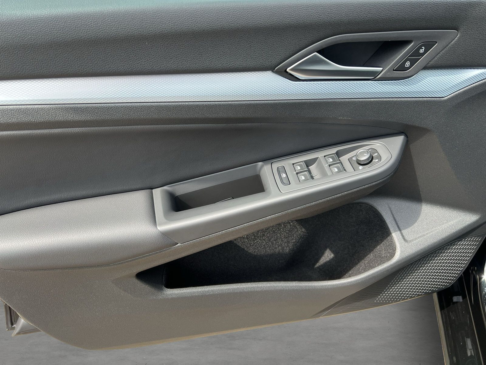 Volkswagen - Golf_21