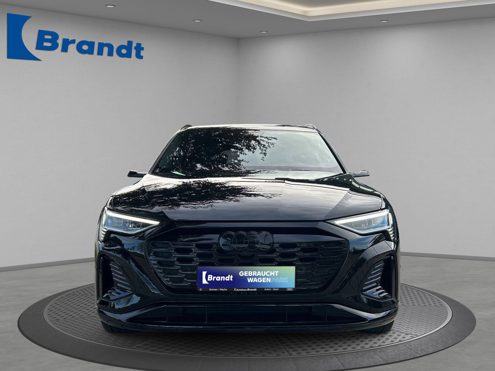 Audi - Q8 Sportback e-tron_5