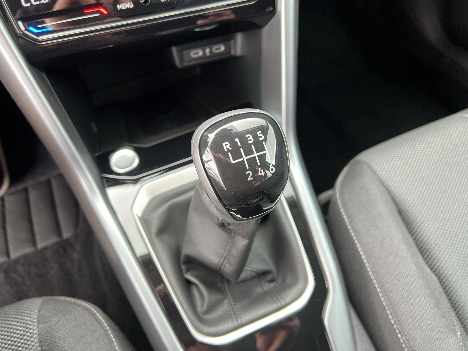 Volkswagen - T-Roc_16