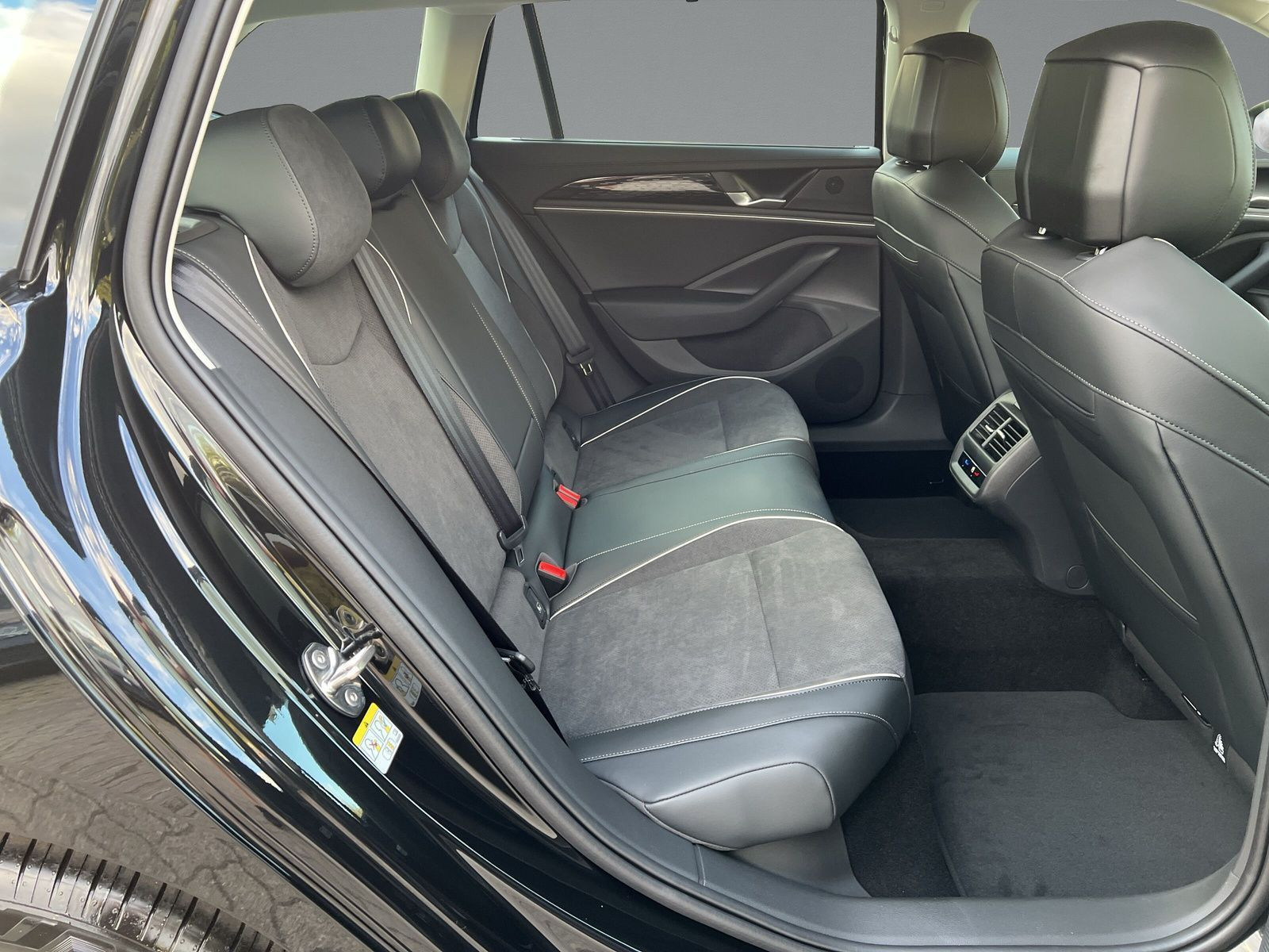 Volkswagen - Passat Variant_12