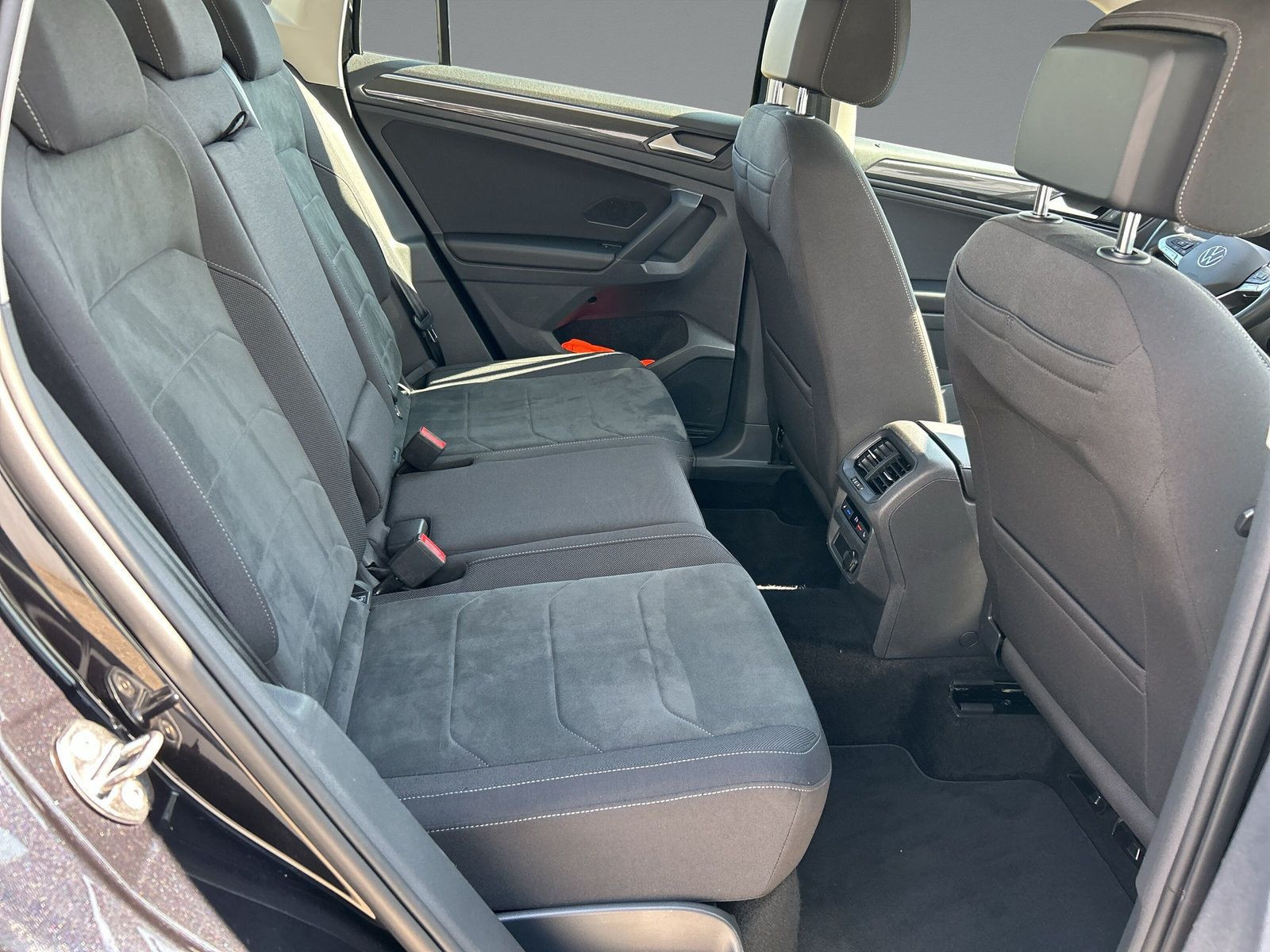 Volkswagen - Tiguan_13