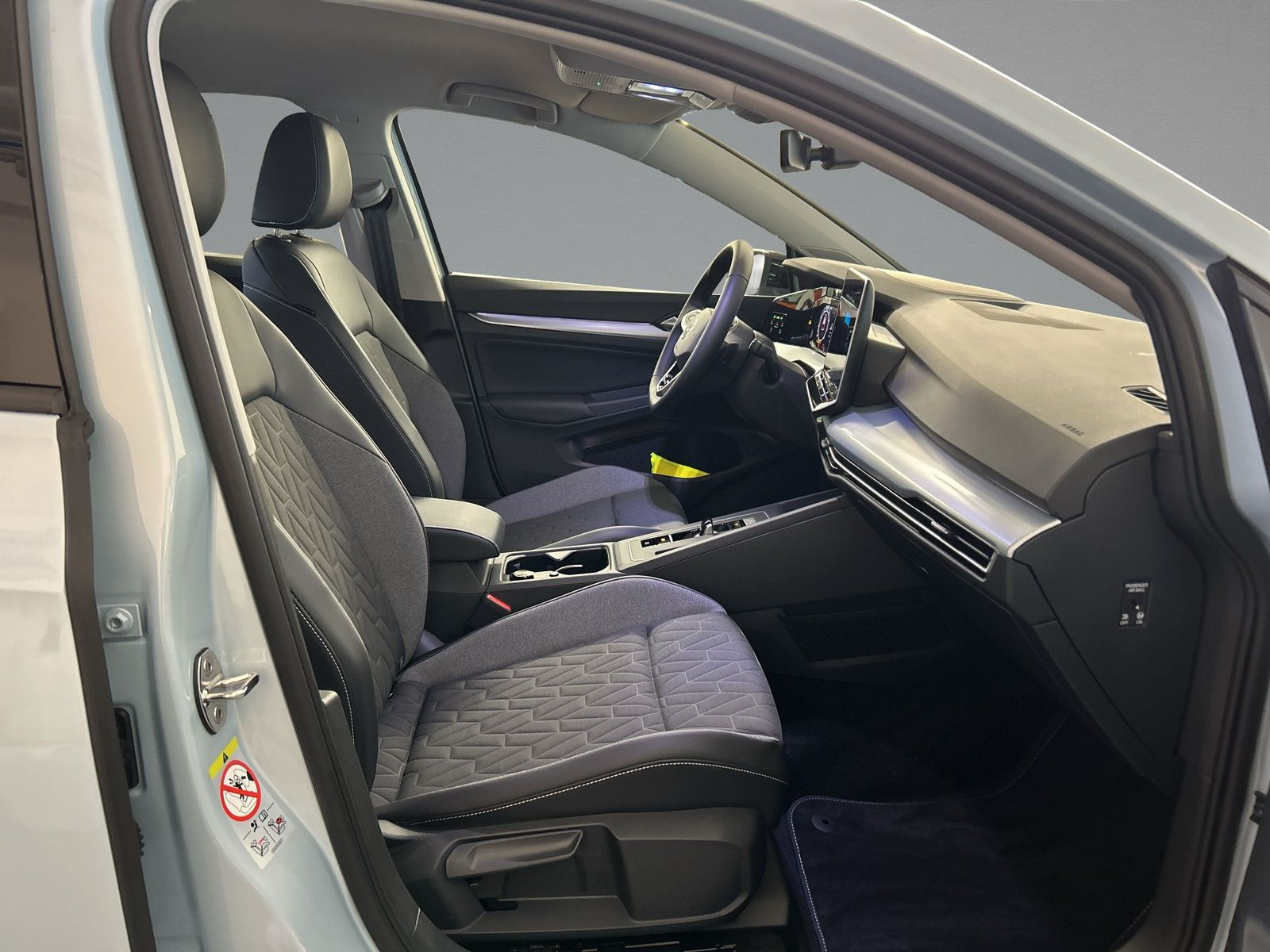 Volkswagen - Golf_12