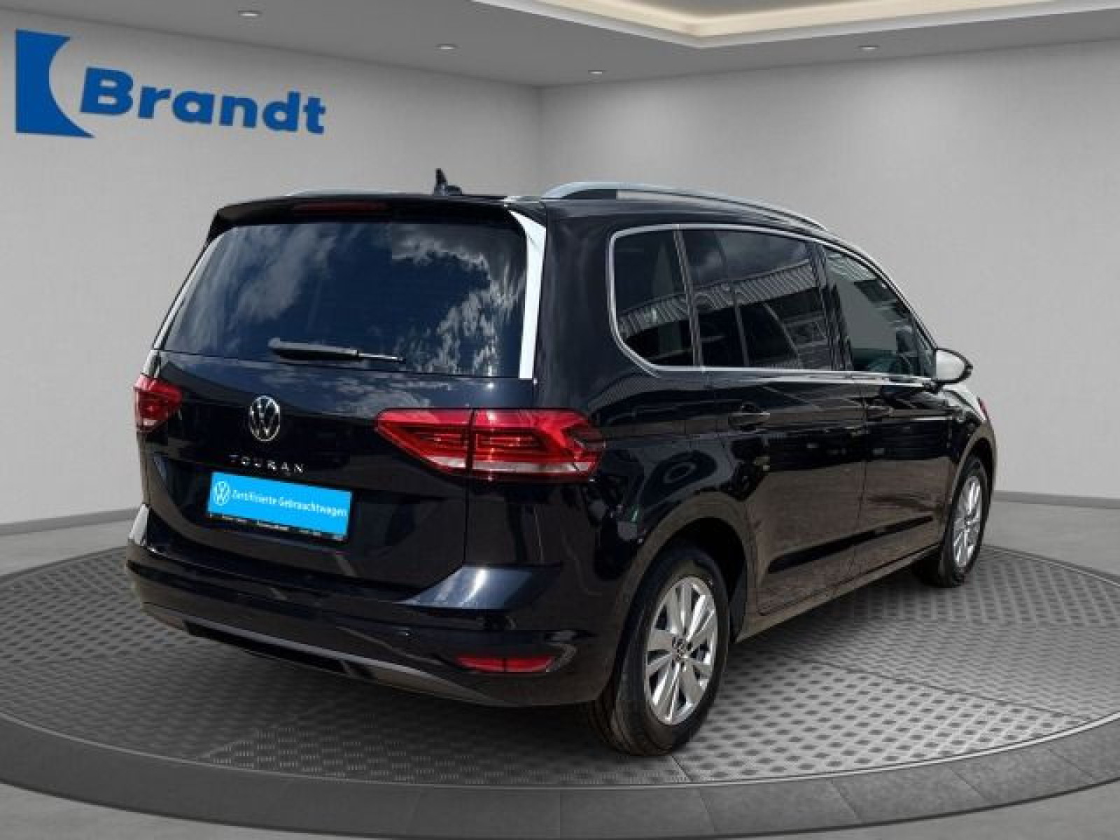Volkswagen - Touran_4