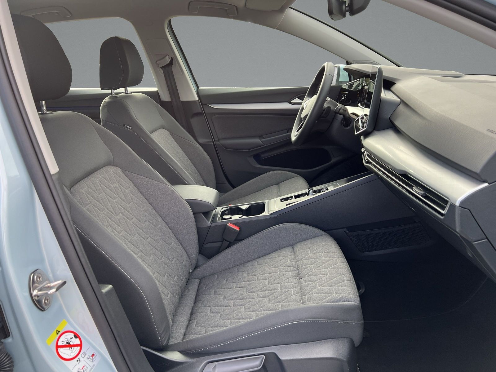 Volkswagen - Golf_13