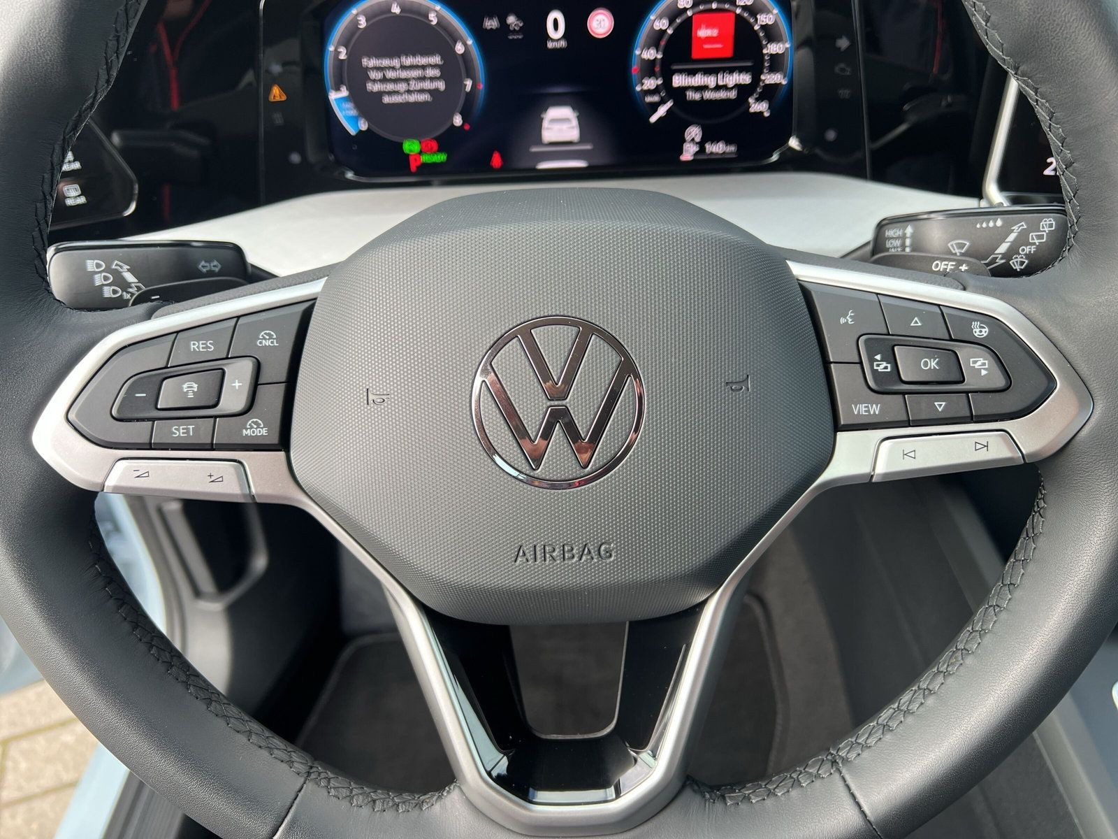 Volkswagen - Golf_25