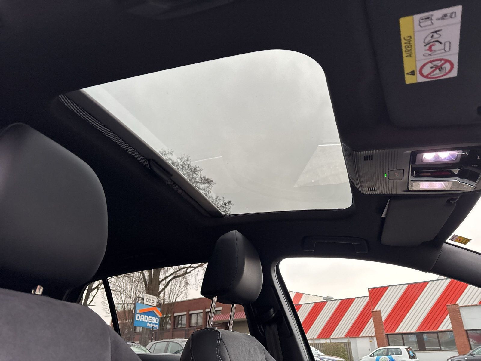 Volkswagen - Golf_23