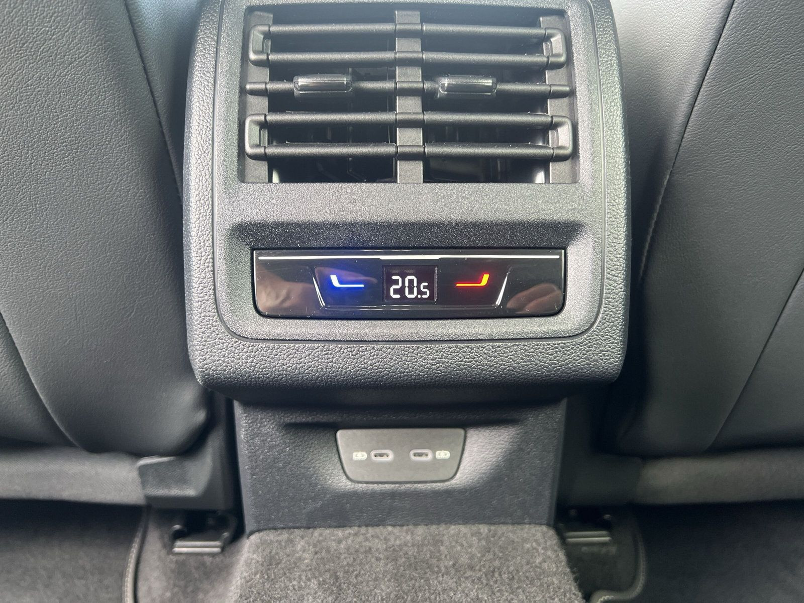 Volkswagen - Golf_25