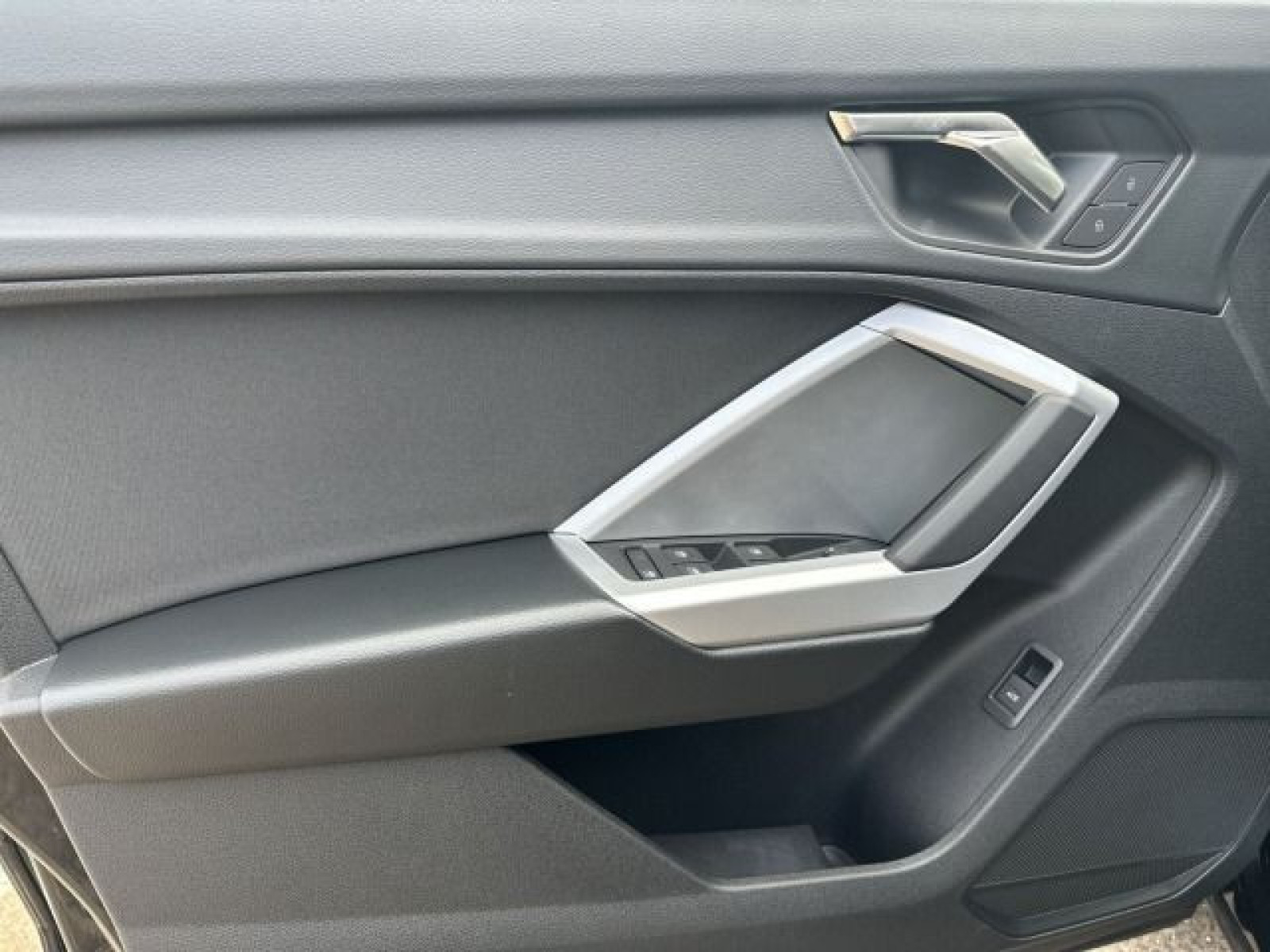 Audi - Q3_21