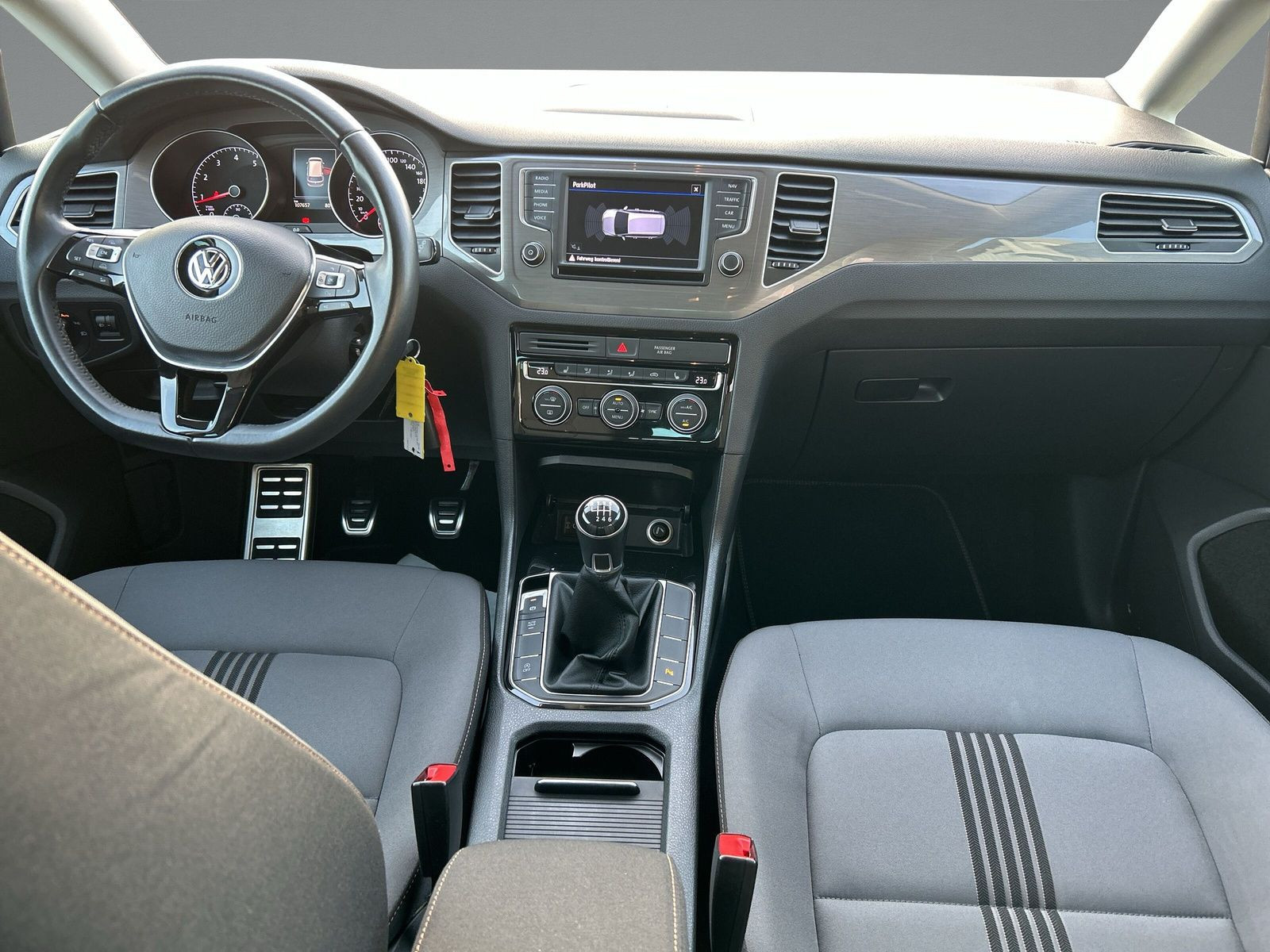 Volkswagen - Golf Sportsvan_8