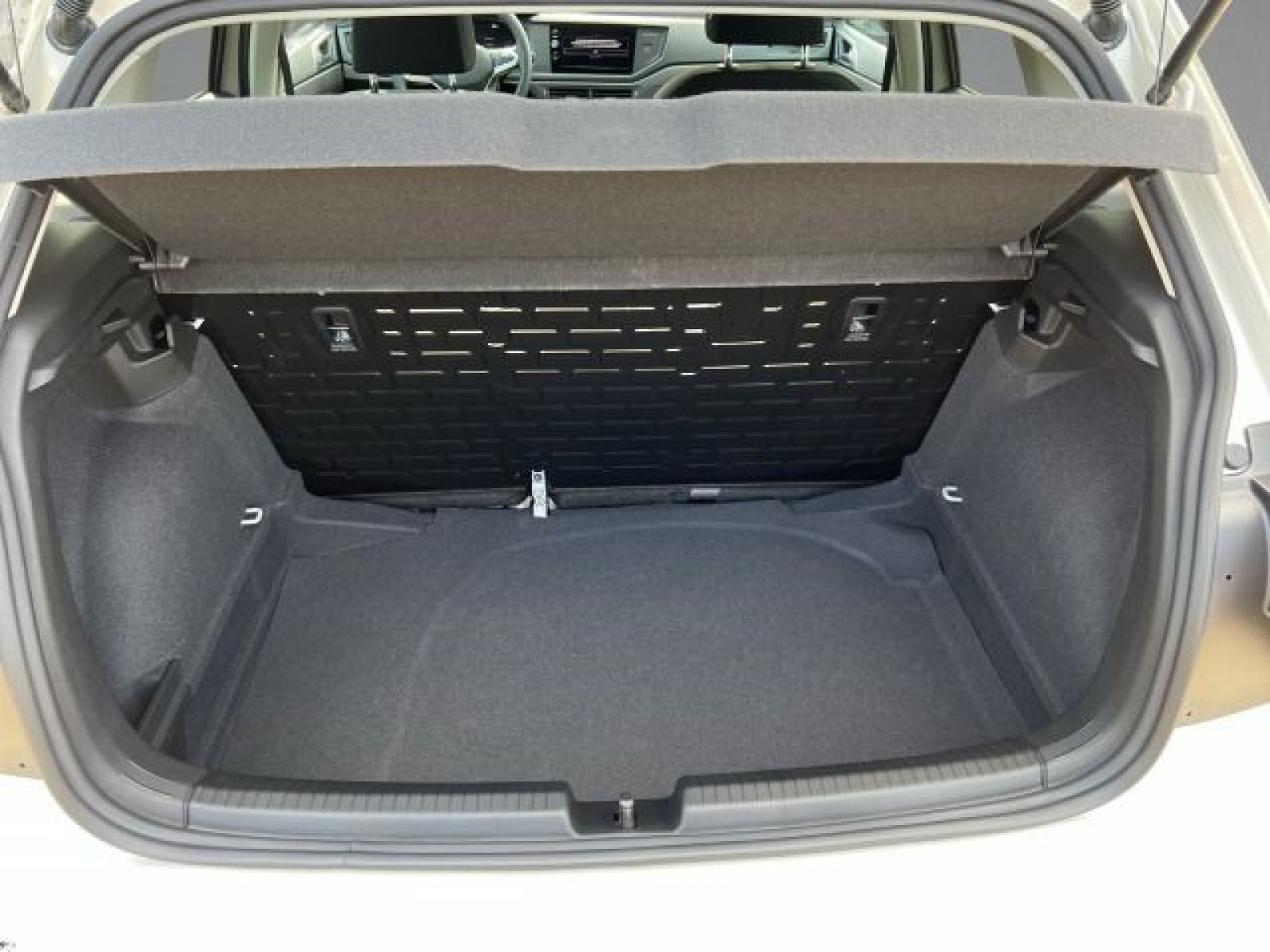 Volkswagen - Polo_10