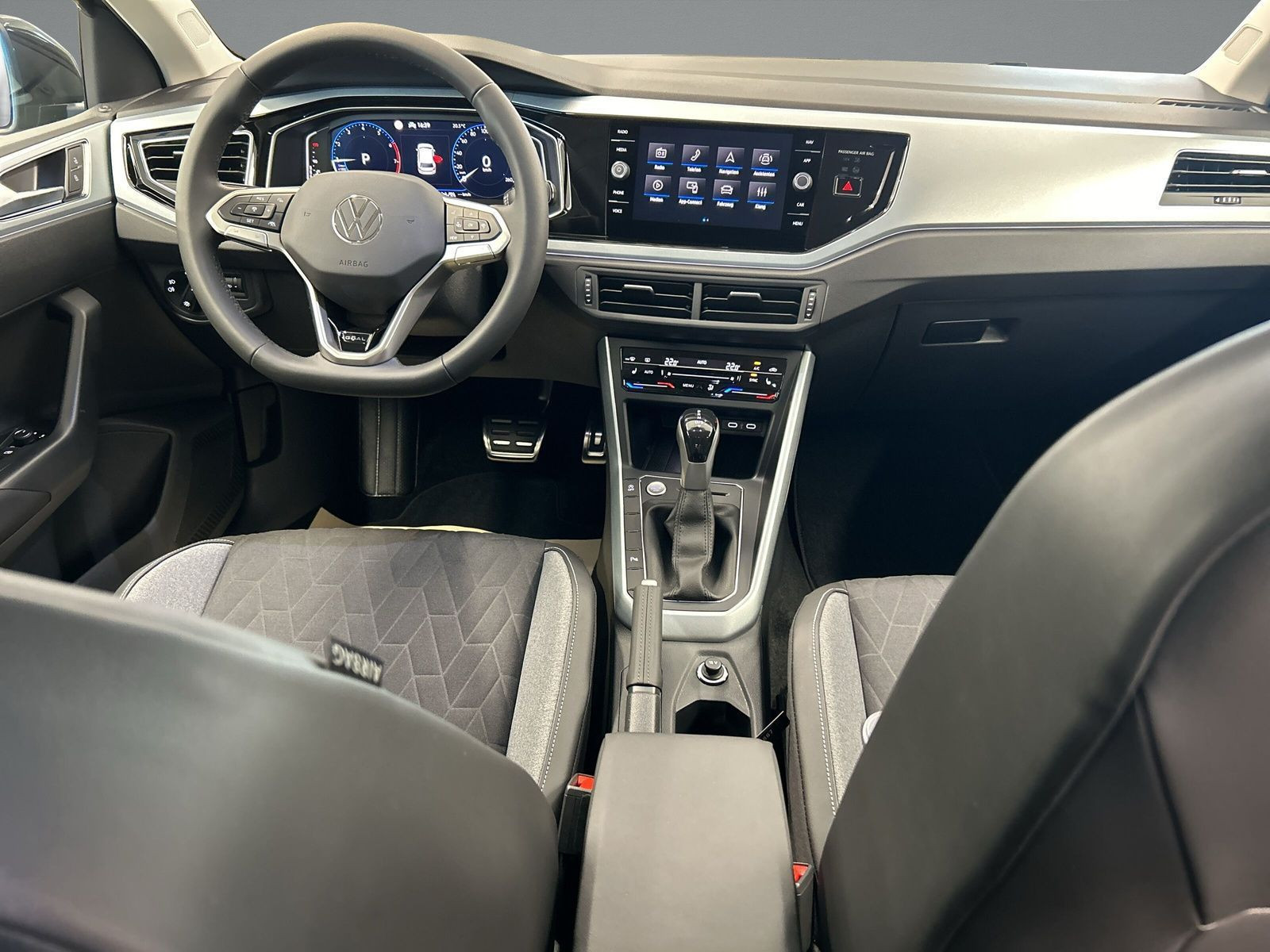 Volkswagen - Polo_11