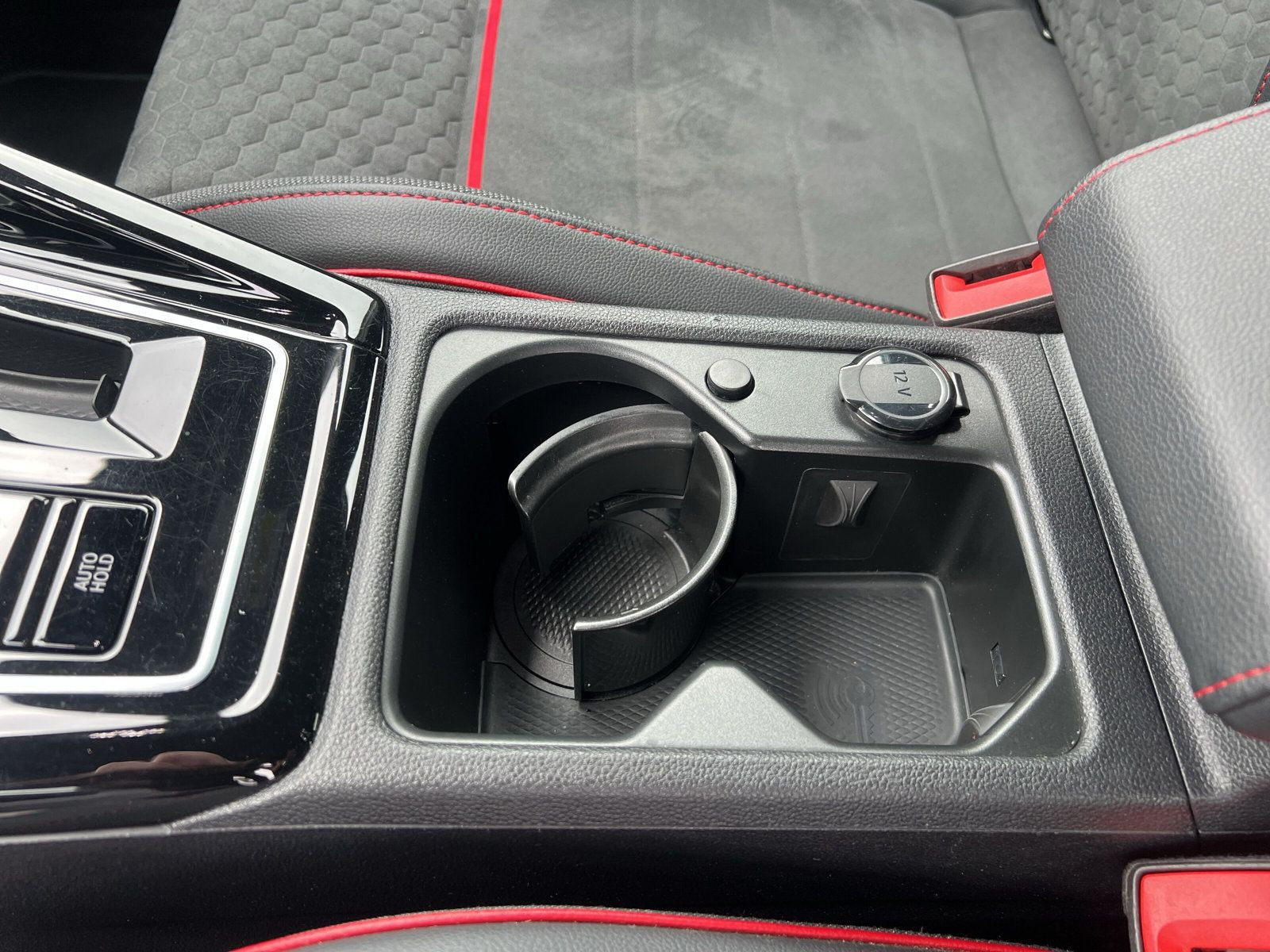 Volkswagen - Golf GTI_25