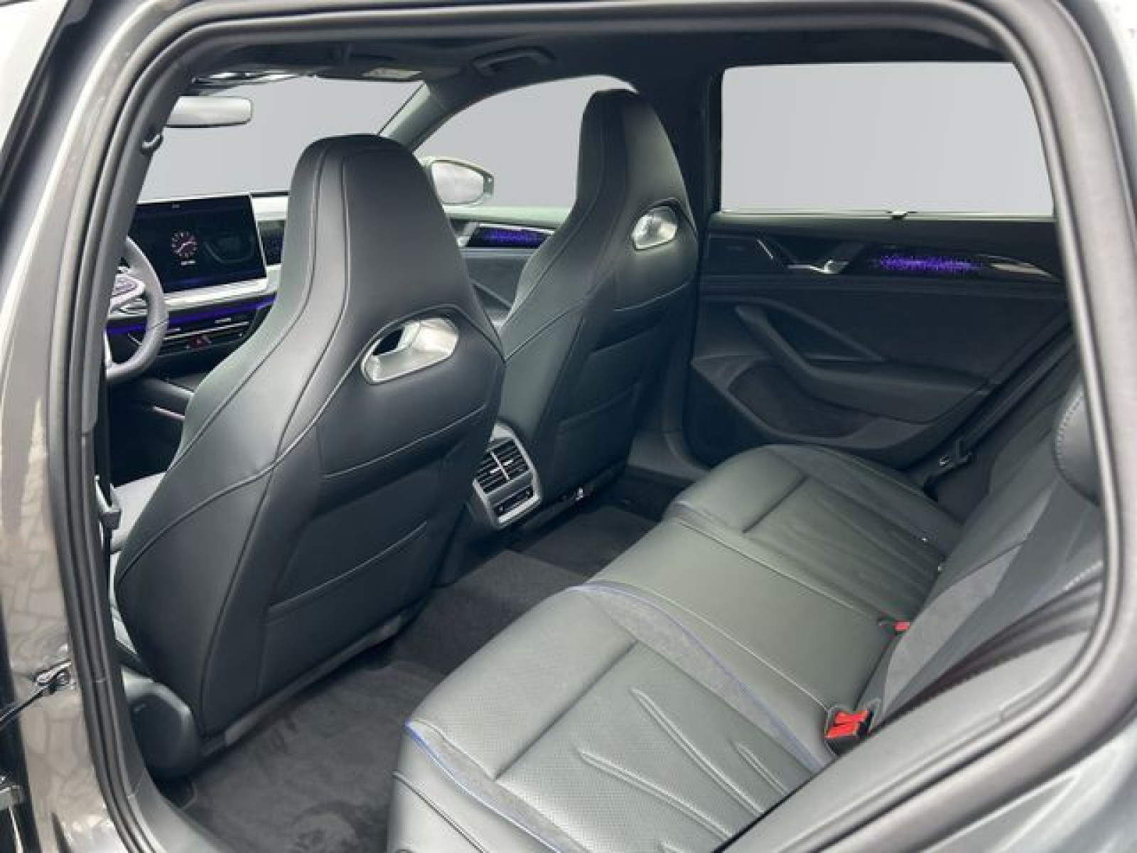 Volkswagen - Passat Variant_14