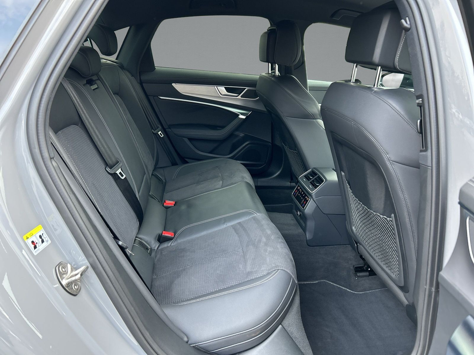 Audi - S6 Limousine_13