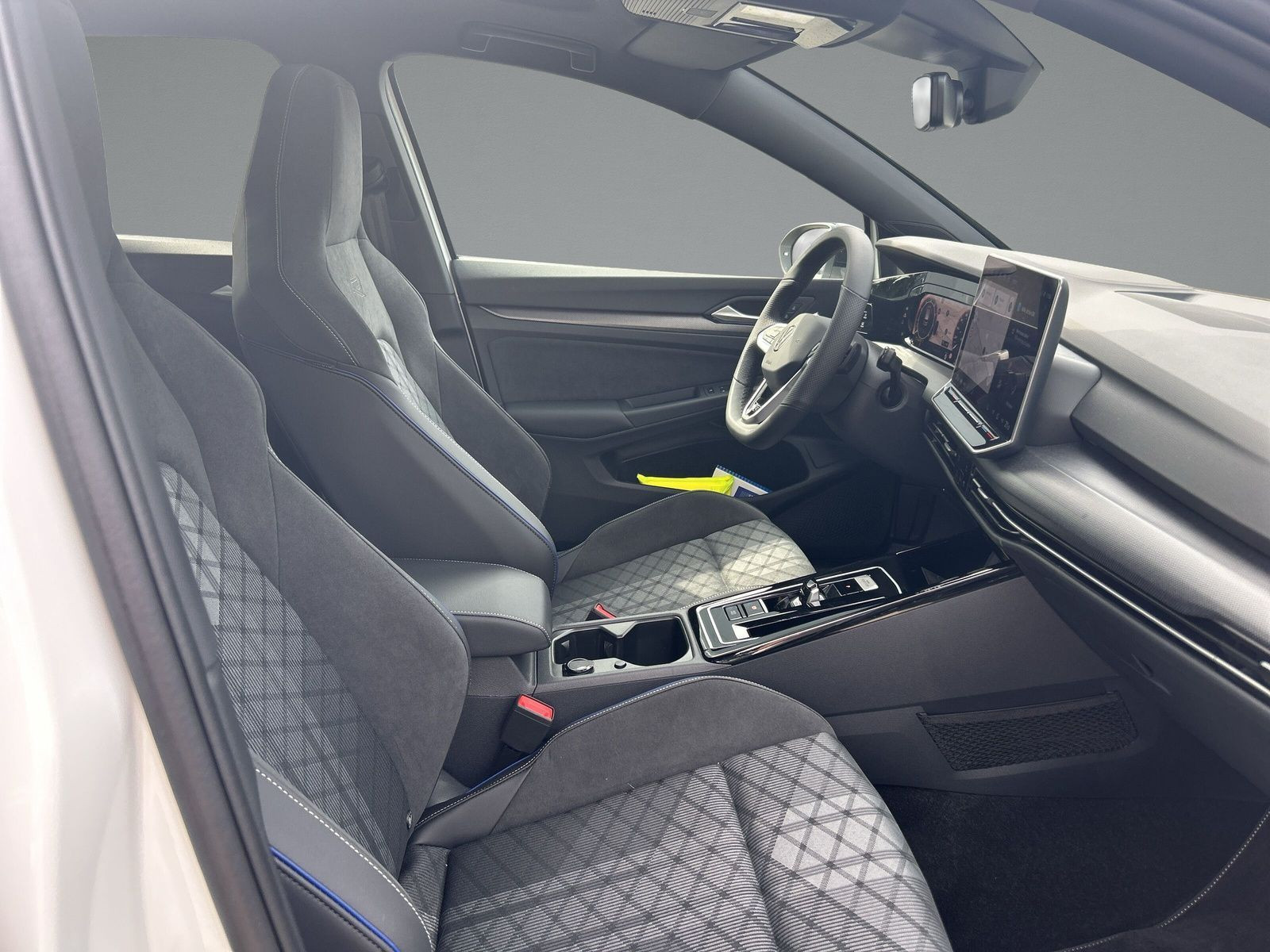 Volkswagen - Golf_13