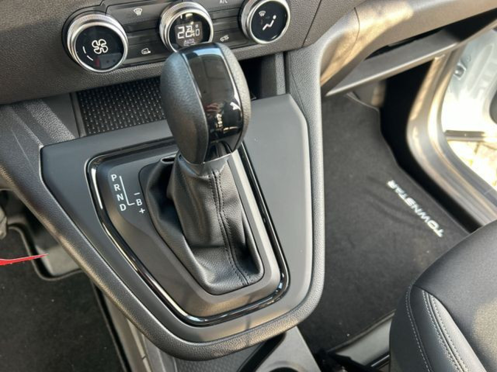 Nissan - Townstar_15