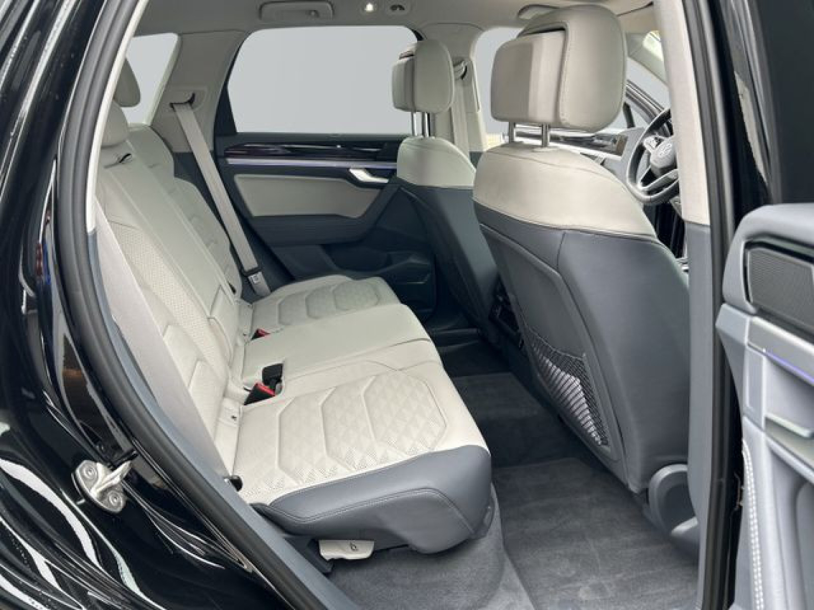 Volkswagen - Touareg_14