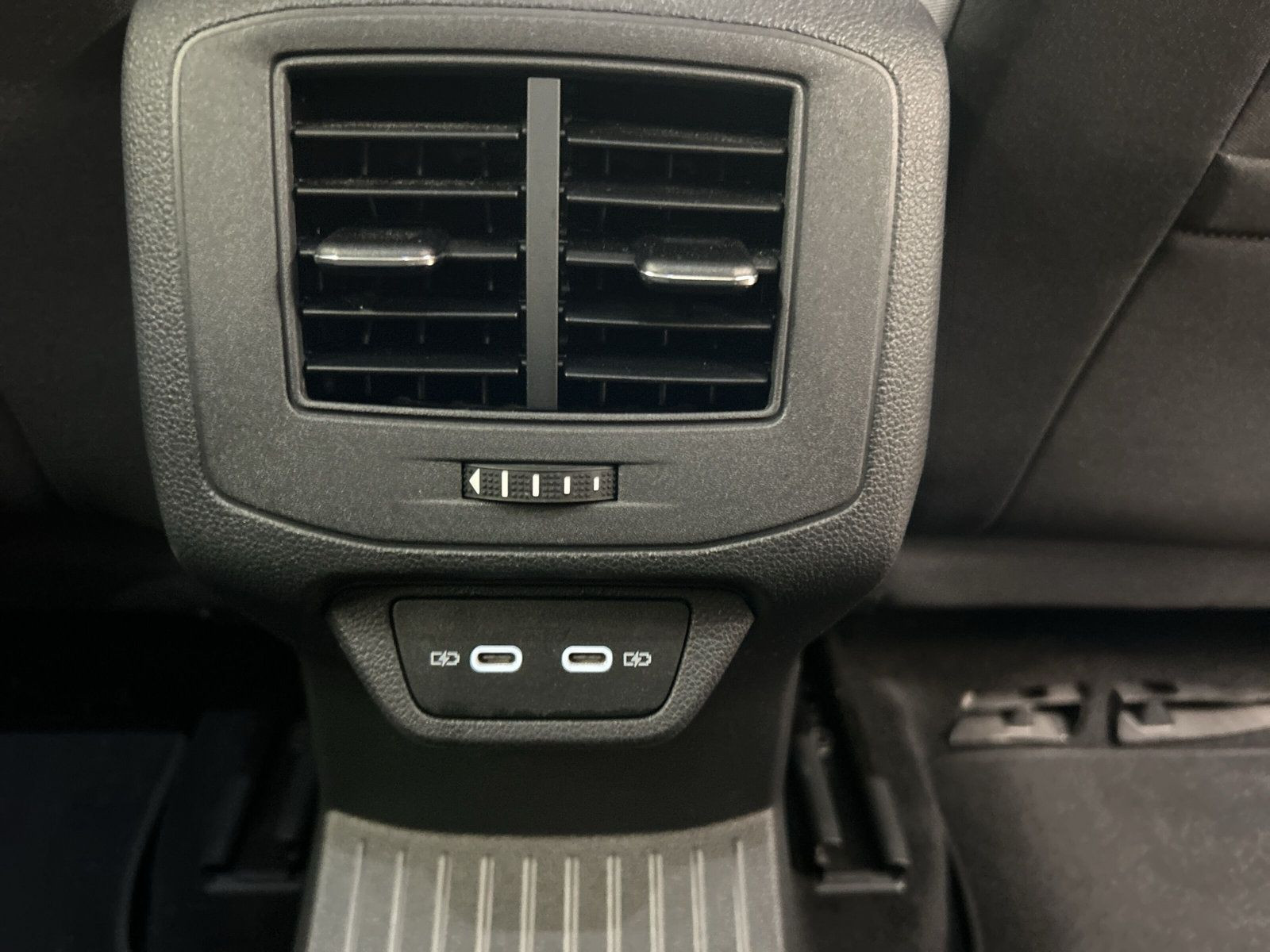 Volkswagen - T-Roc_22