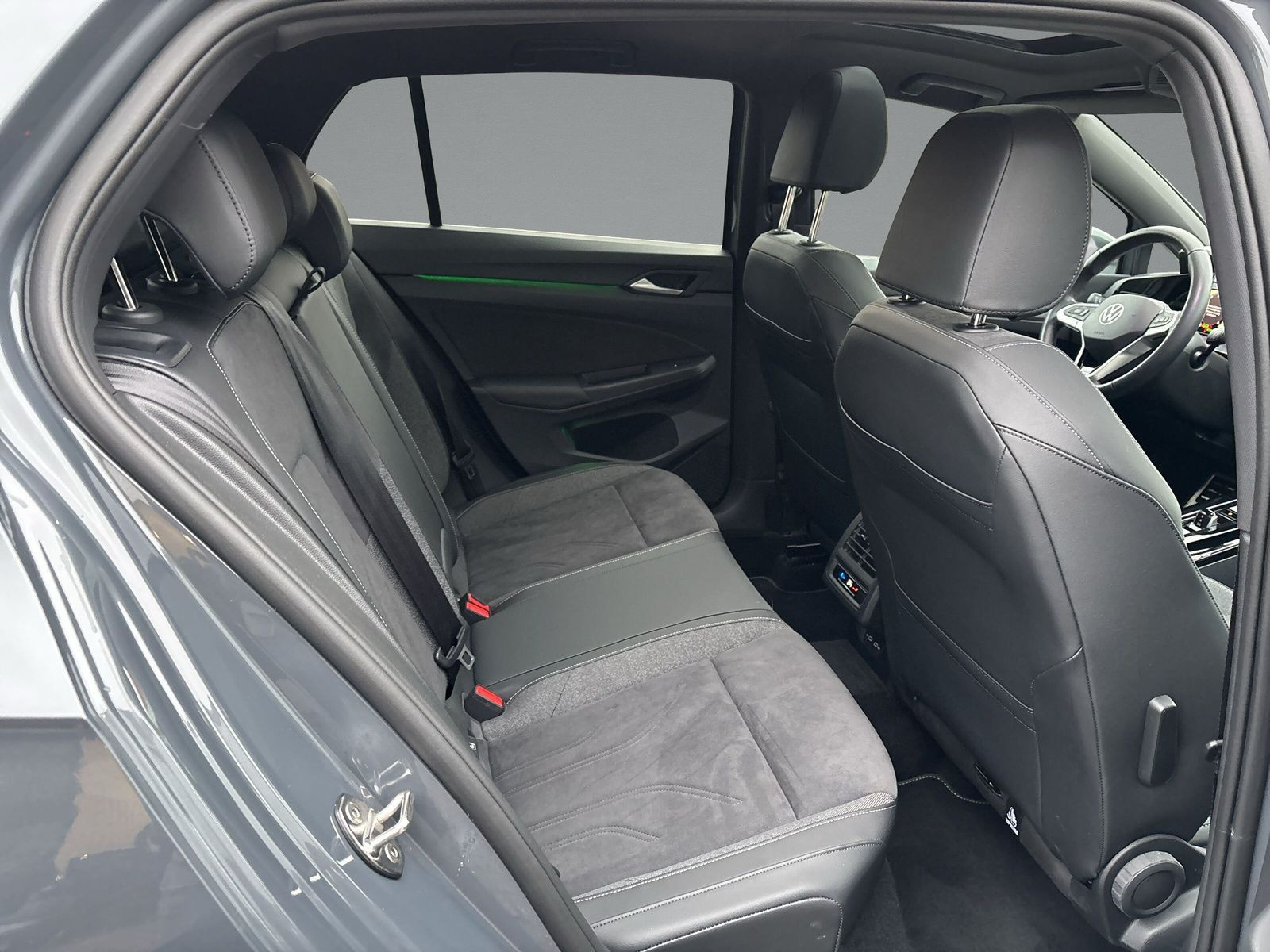 Volkswagen - Golf_13