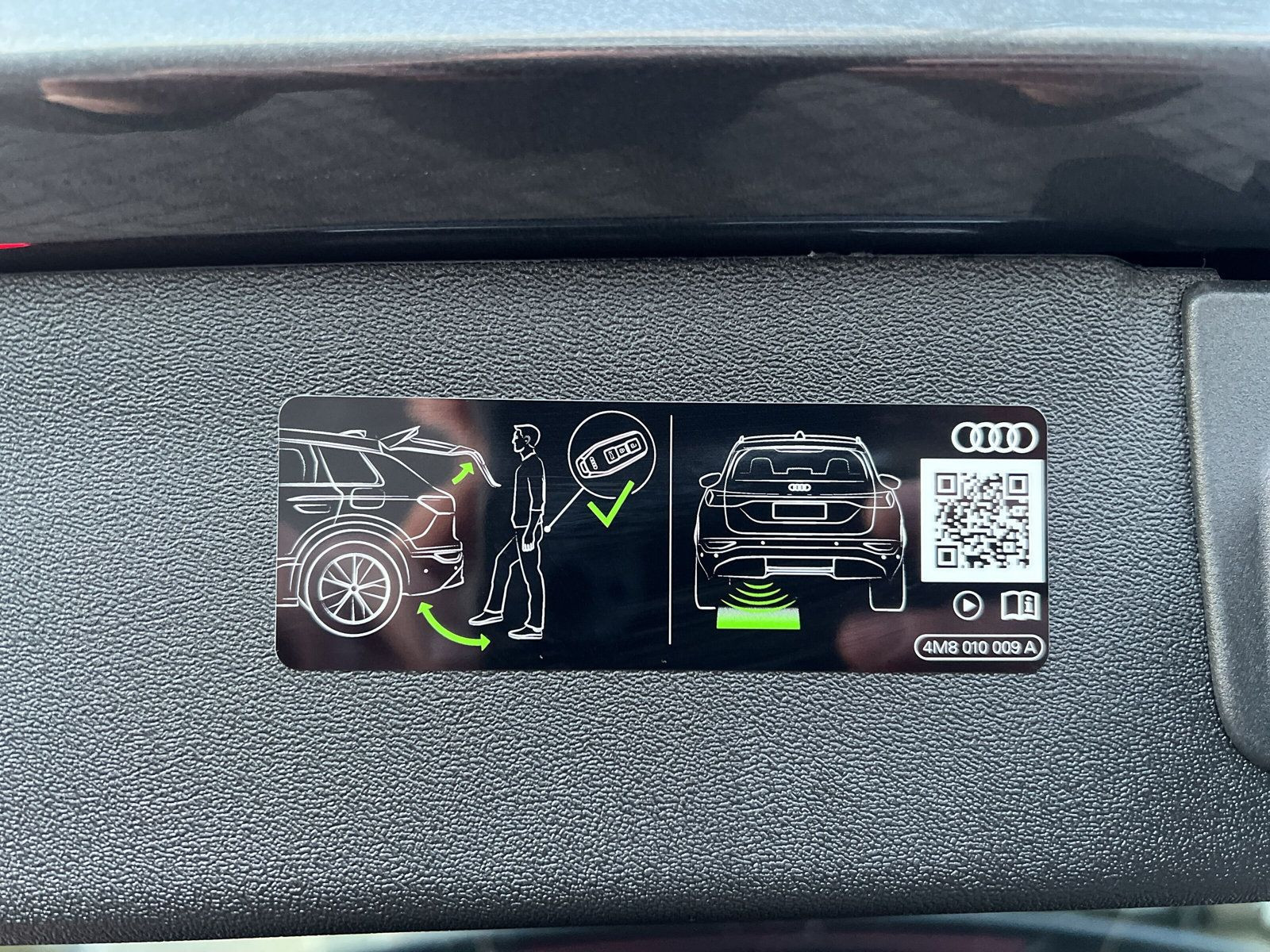 Audi - Q3_23