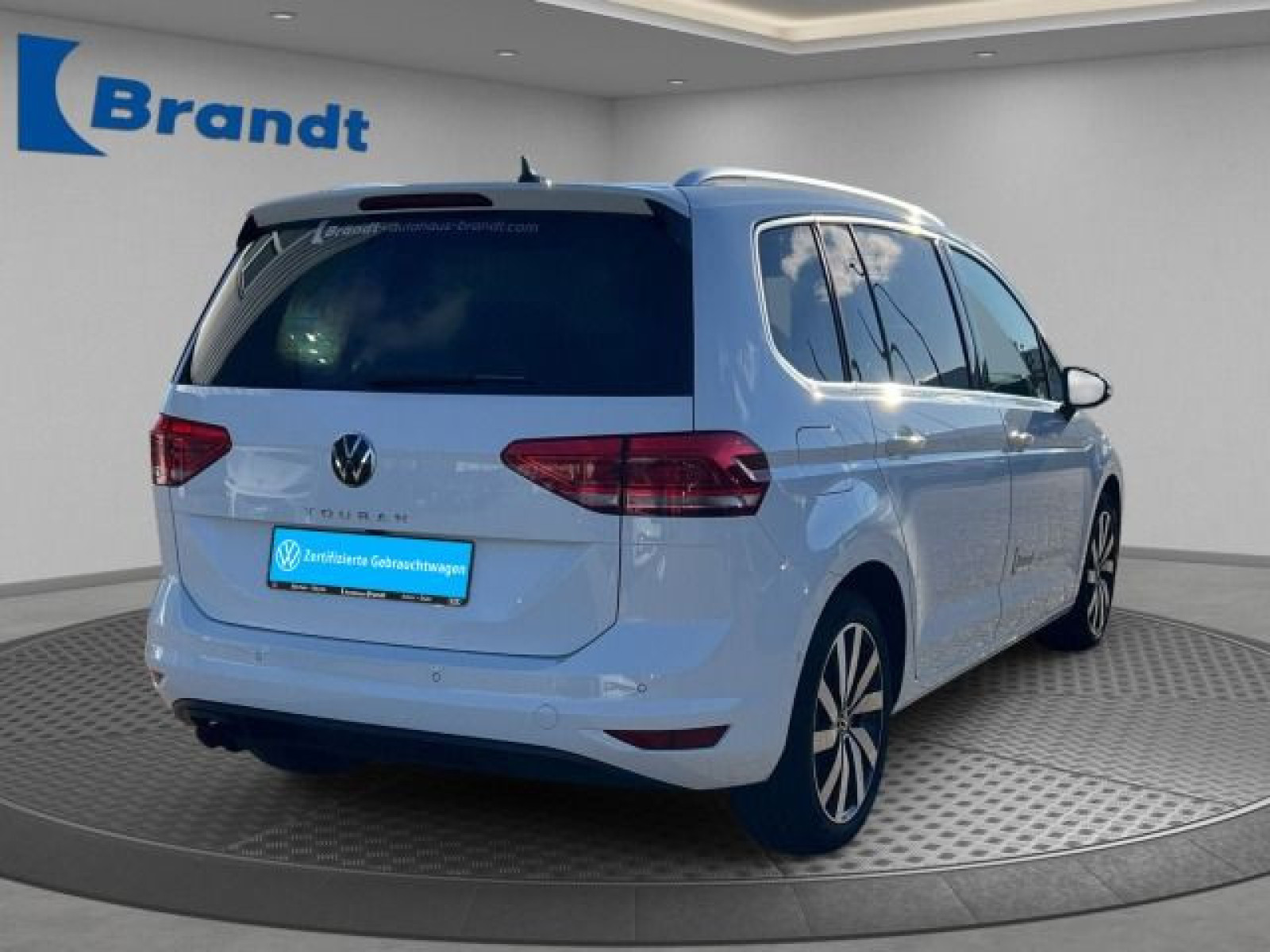 Volkswagen - Touran_3