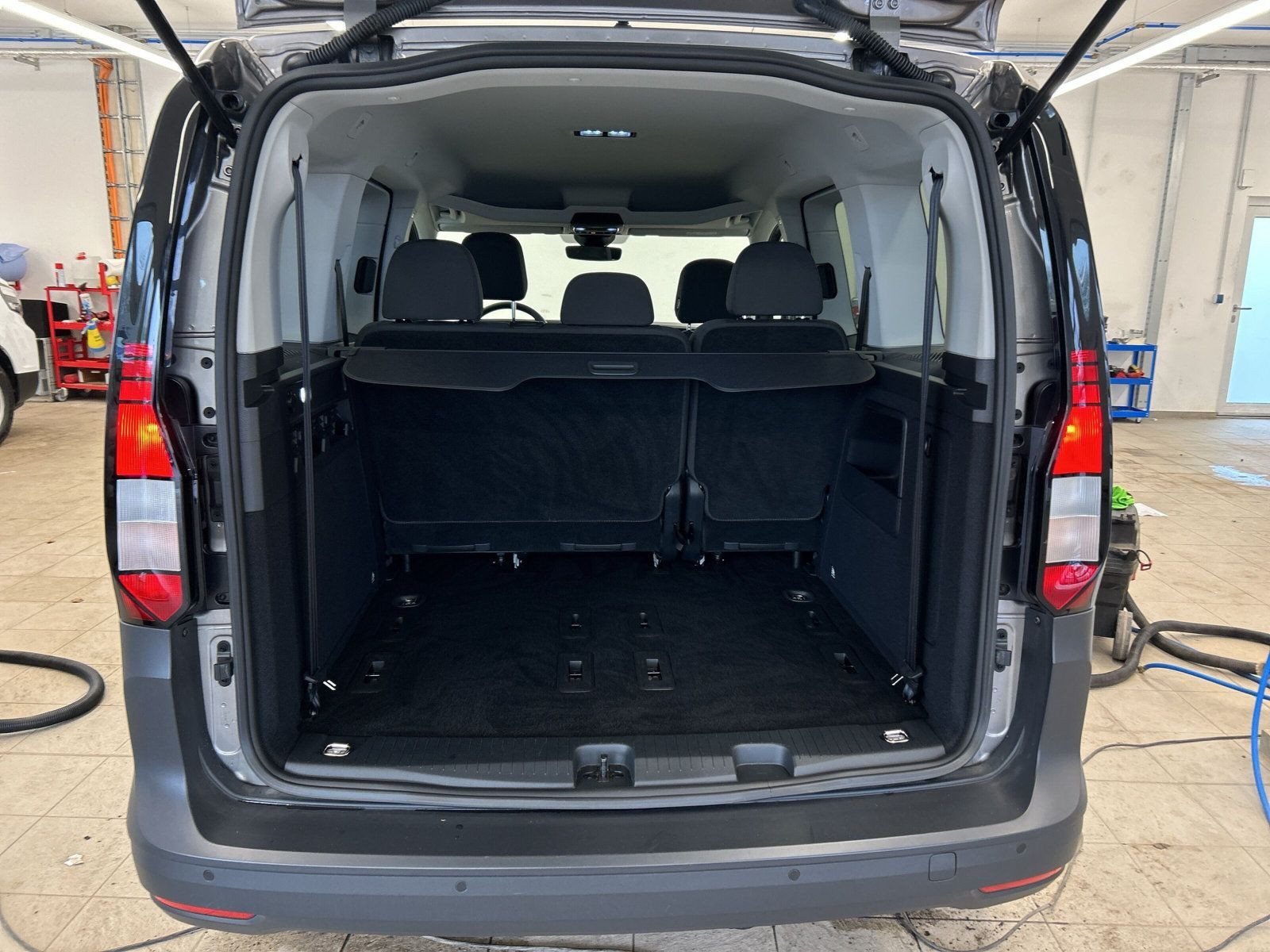 Volkswagen - Caddy_8