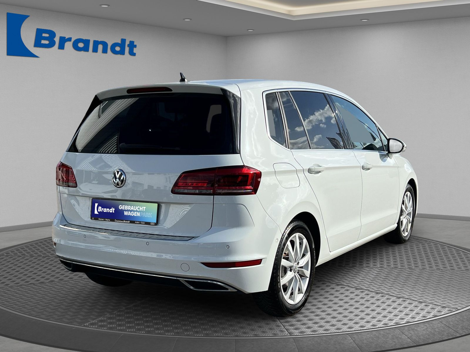Volkswagen - Golf Sportsvan_4