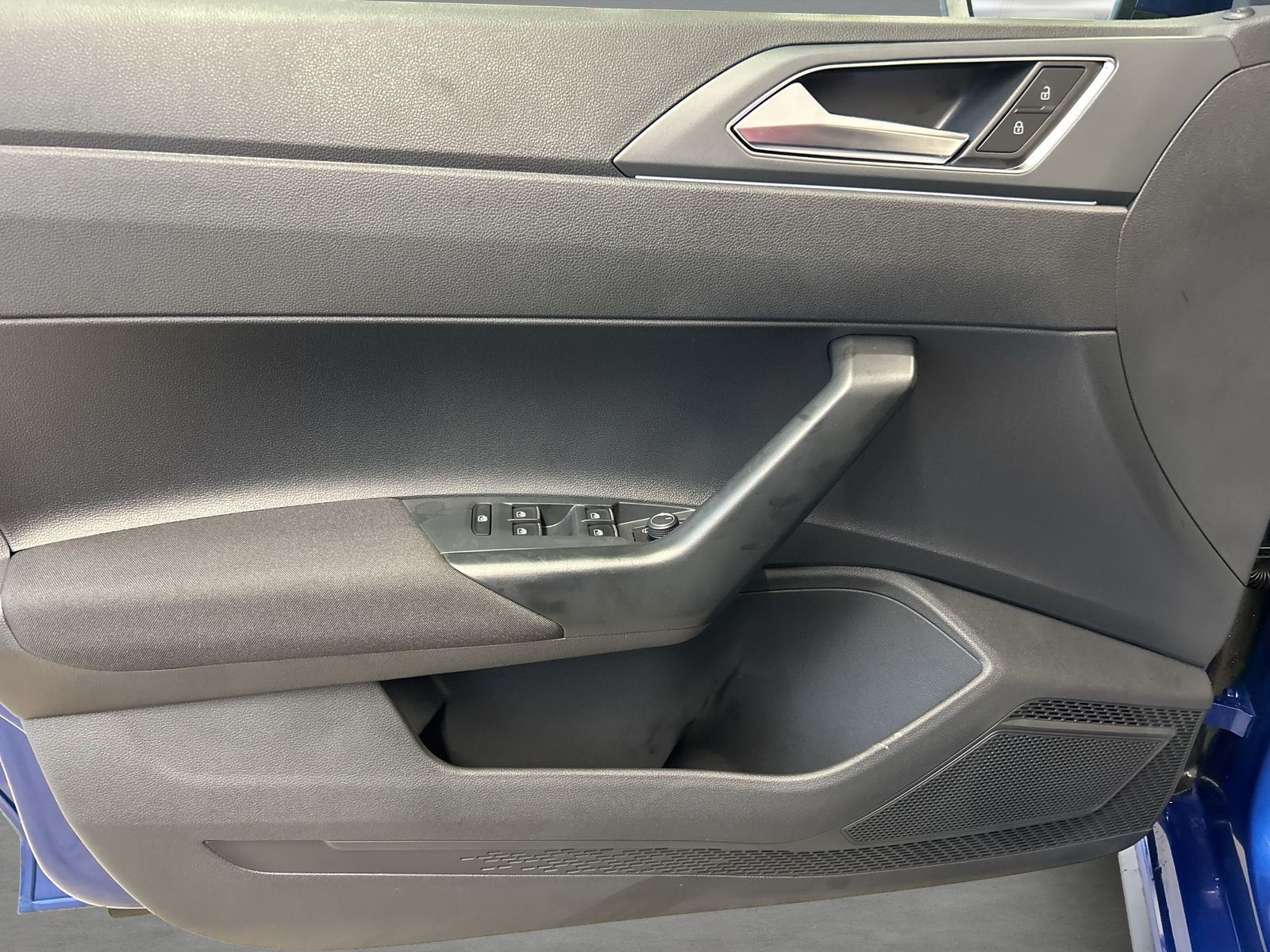 Volkswagen - Polo_23