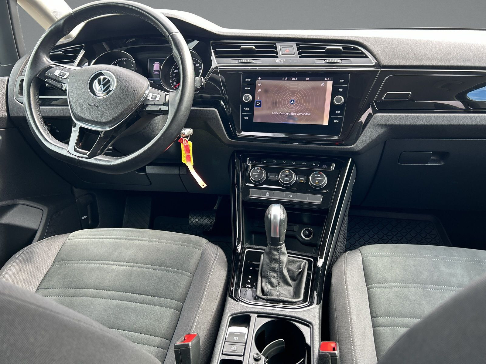 Volkswagen - Touran_9