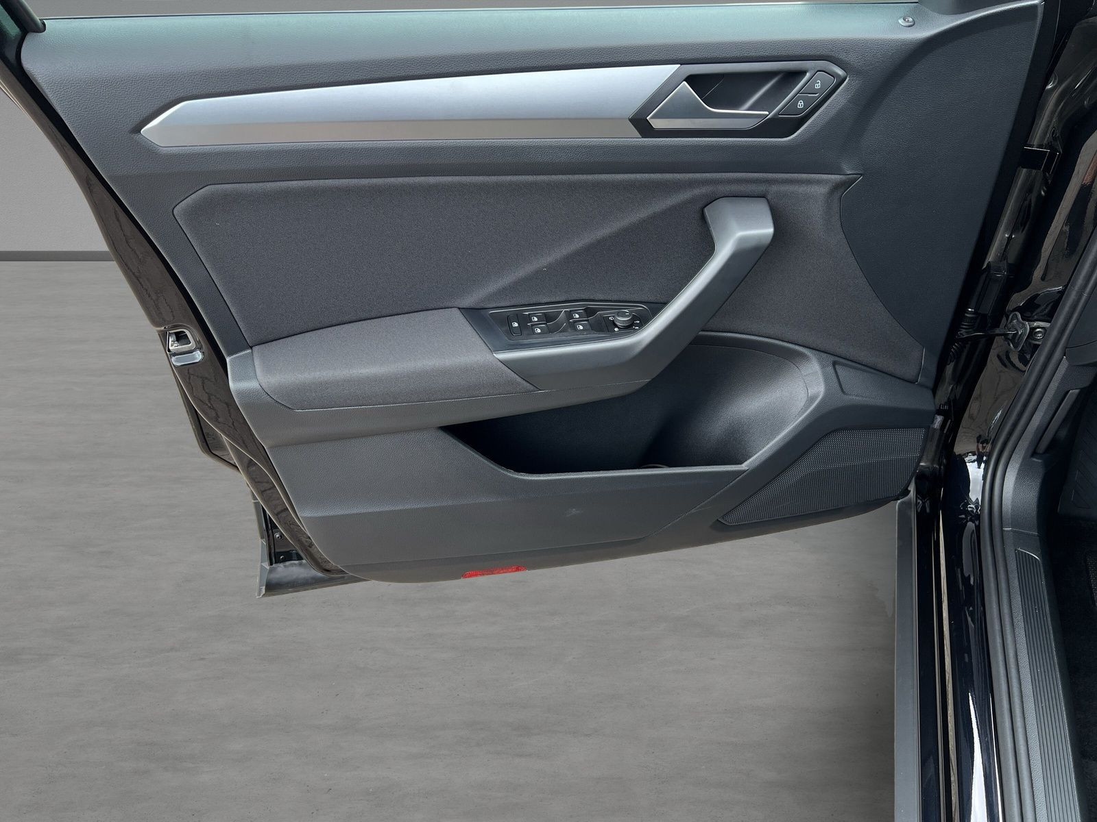 Volkswagen - T-Roc_23