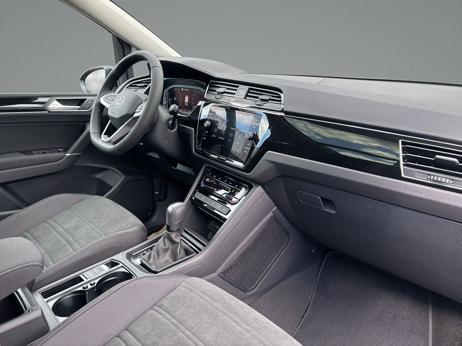 Volkswagen - Touran_15