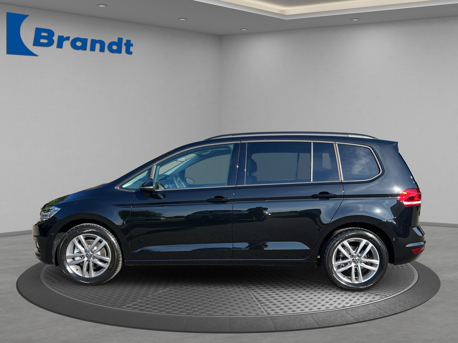 Volkswagen - Touran_3