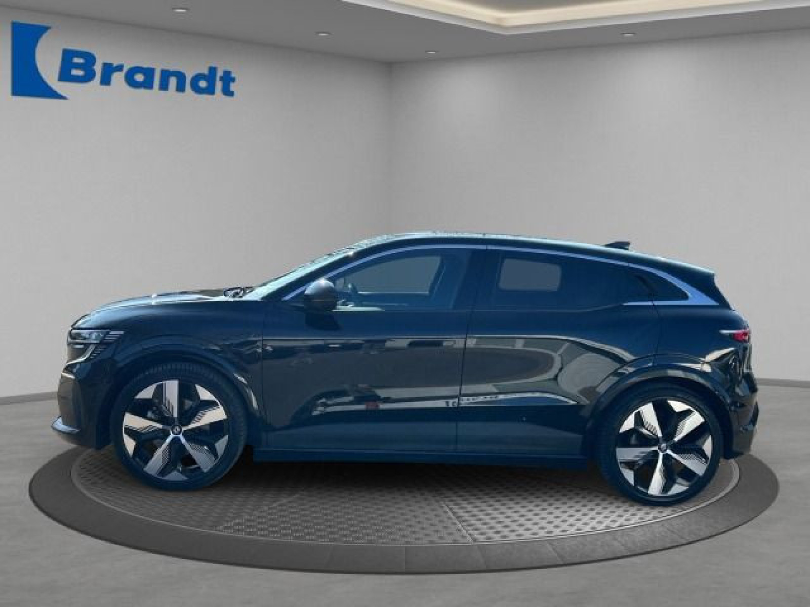 Renault - Megane E-TECH_3