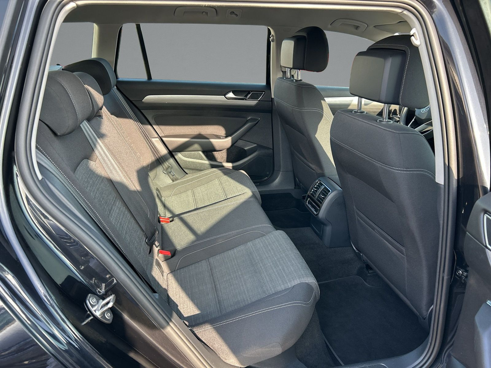 Volkswagen - Passat Variant_12