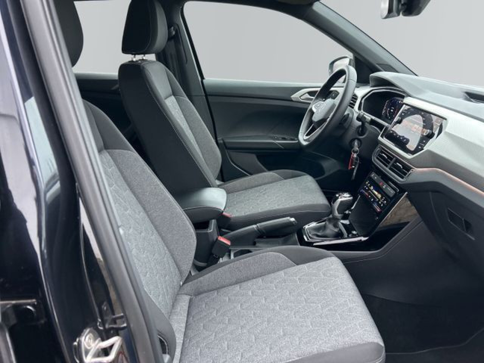 Volkswagen - T-Cross_12