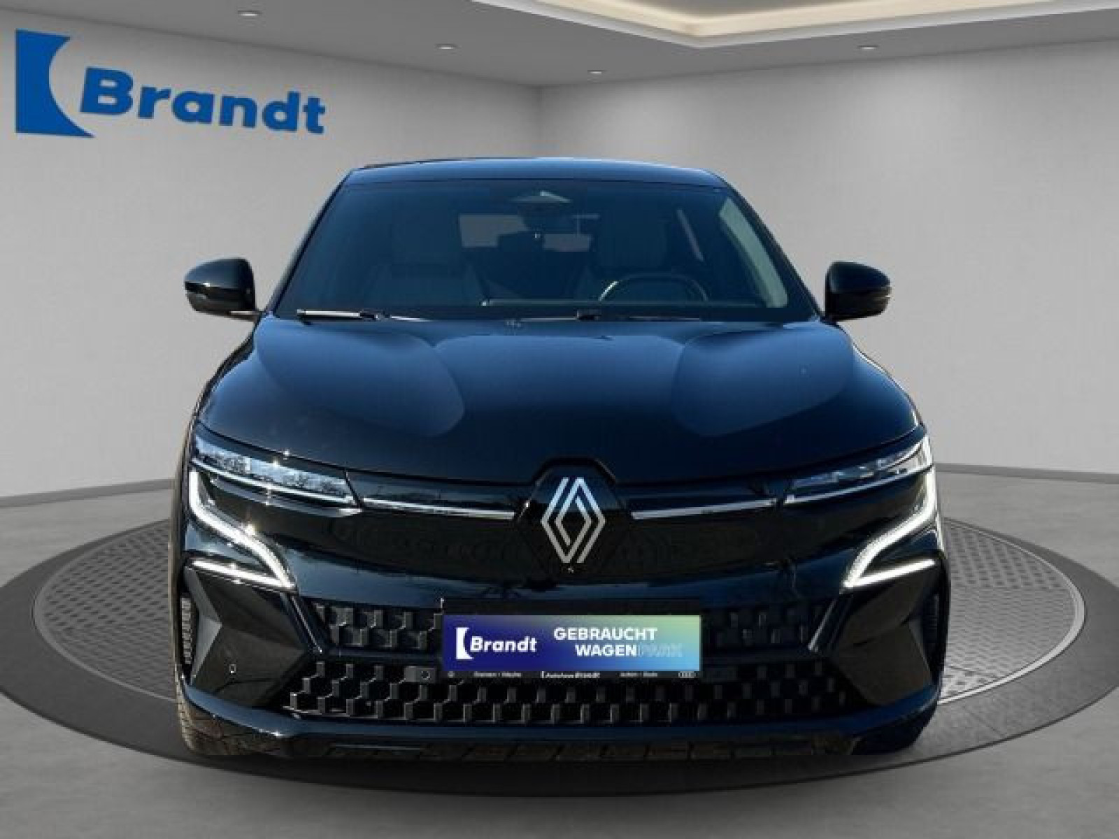 Renault - Megane E-TECH_5