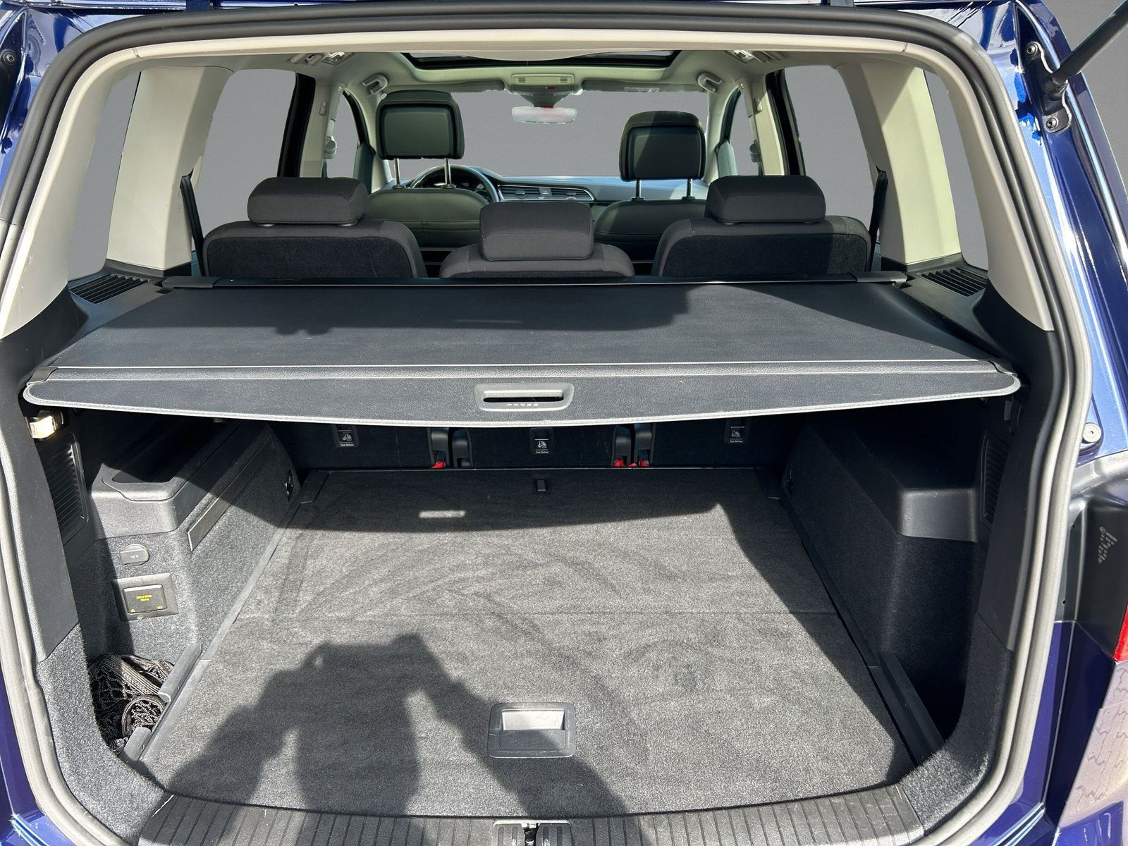 Volkswagen - Touran_9