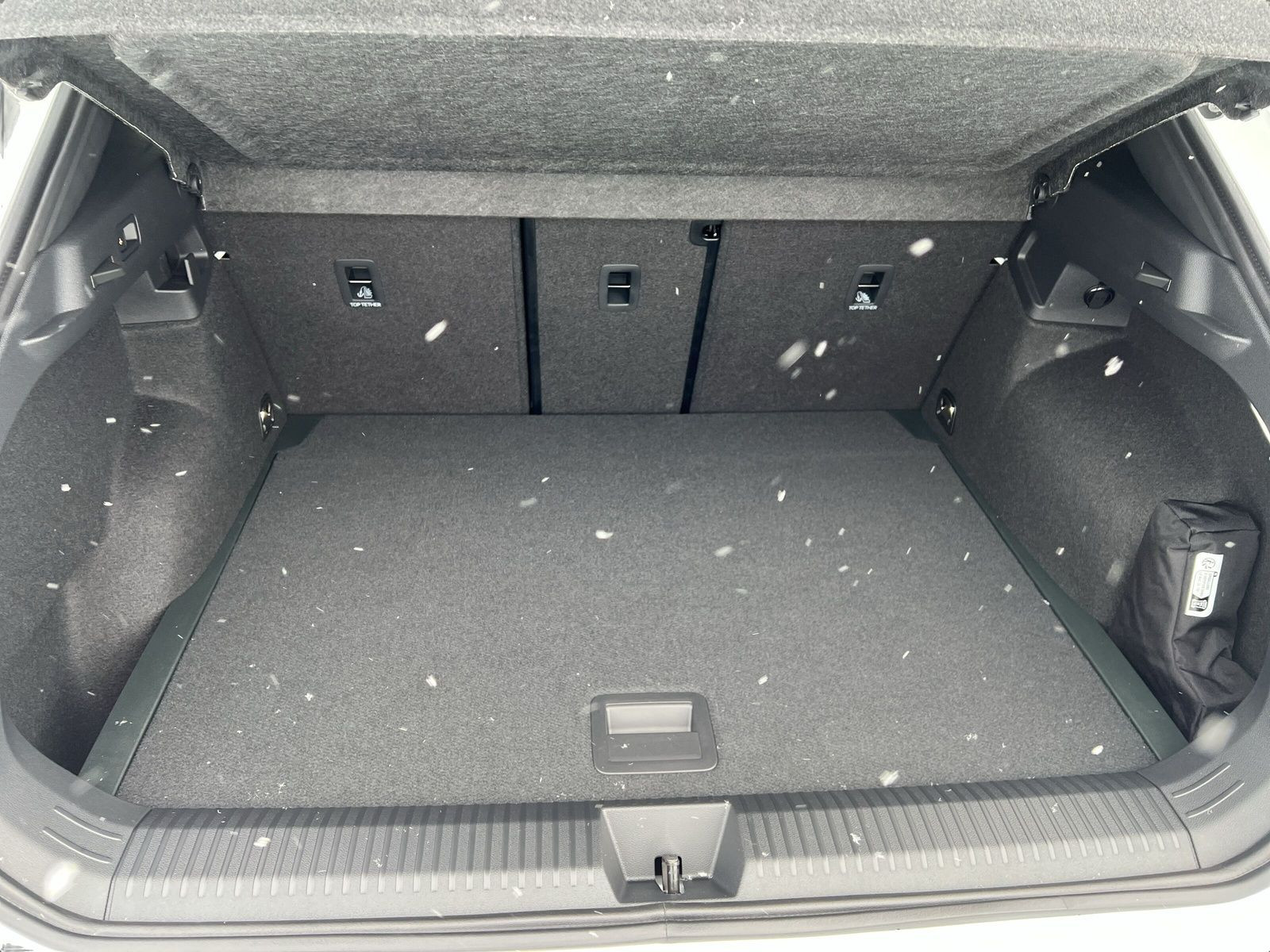 Volkswagen - T-Roc_10