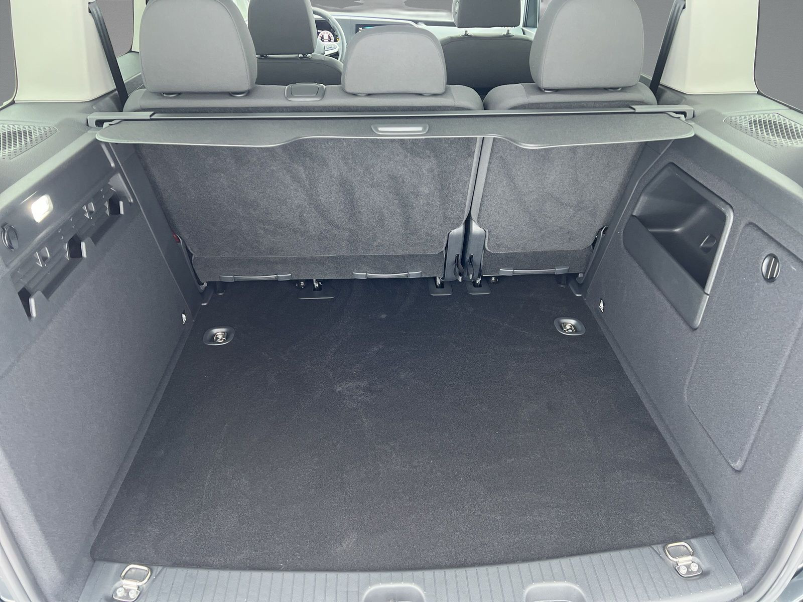 Volkswagen - Caddy_9